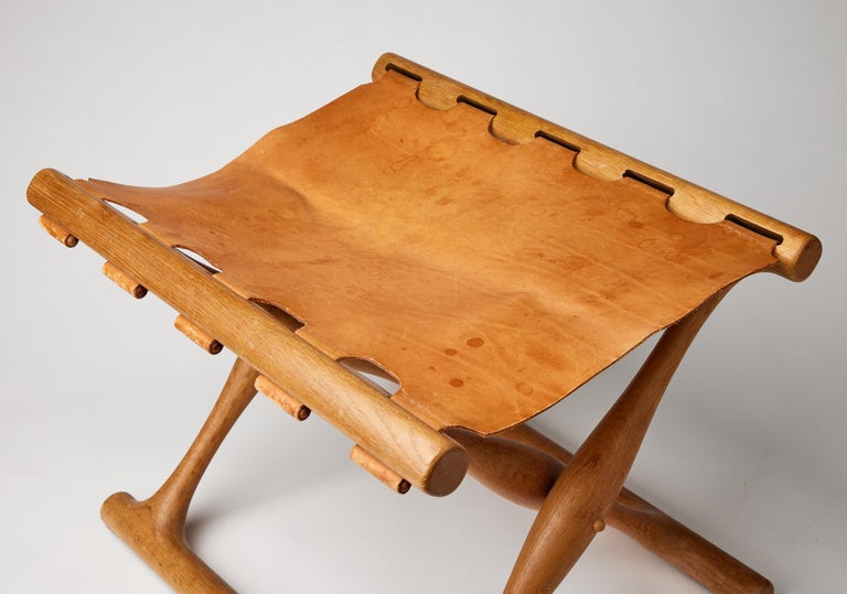 Poul Hundevad, “Guldhøj” Folding Stool, Oak, Natural Leather, 1960s,  Denmark For Sale at 1stDibs