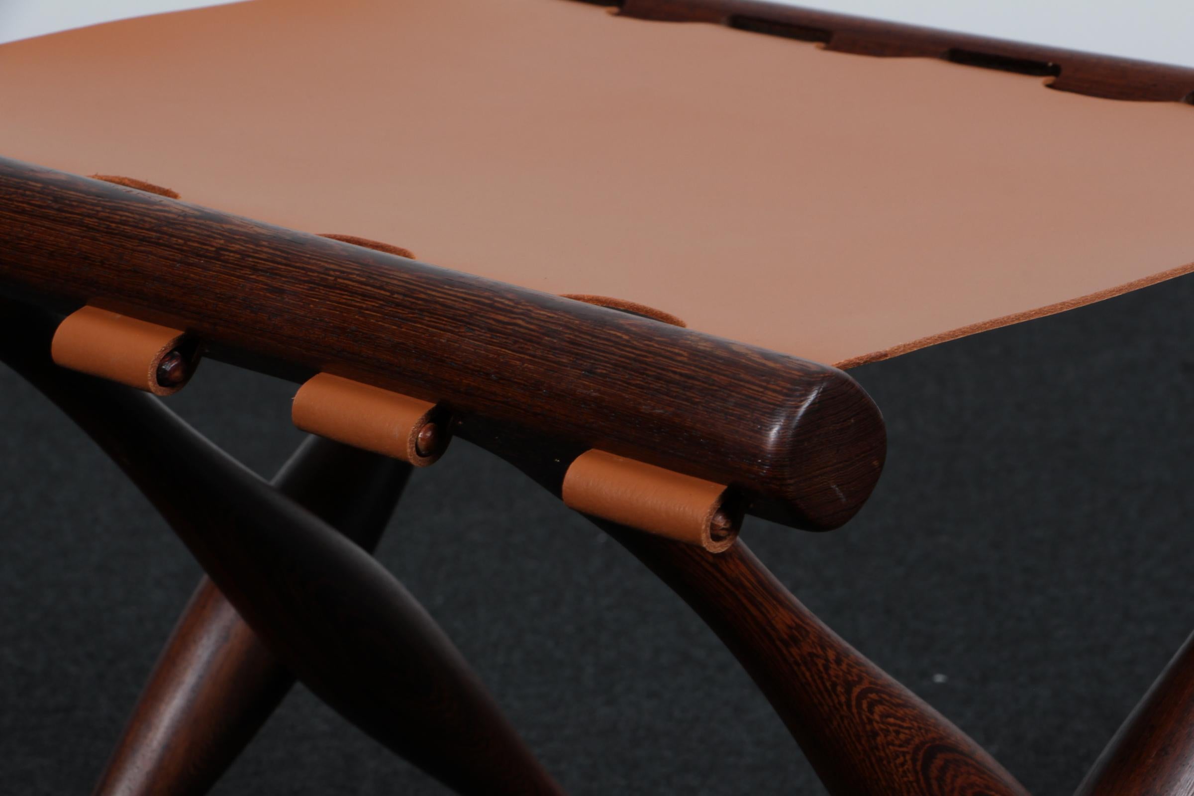 Poul Hundevad Guldhoj WengeFaltbarer Hocker, 1948 (Dänisch) im Angebot