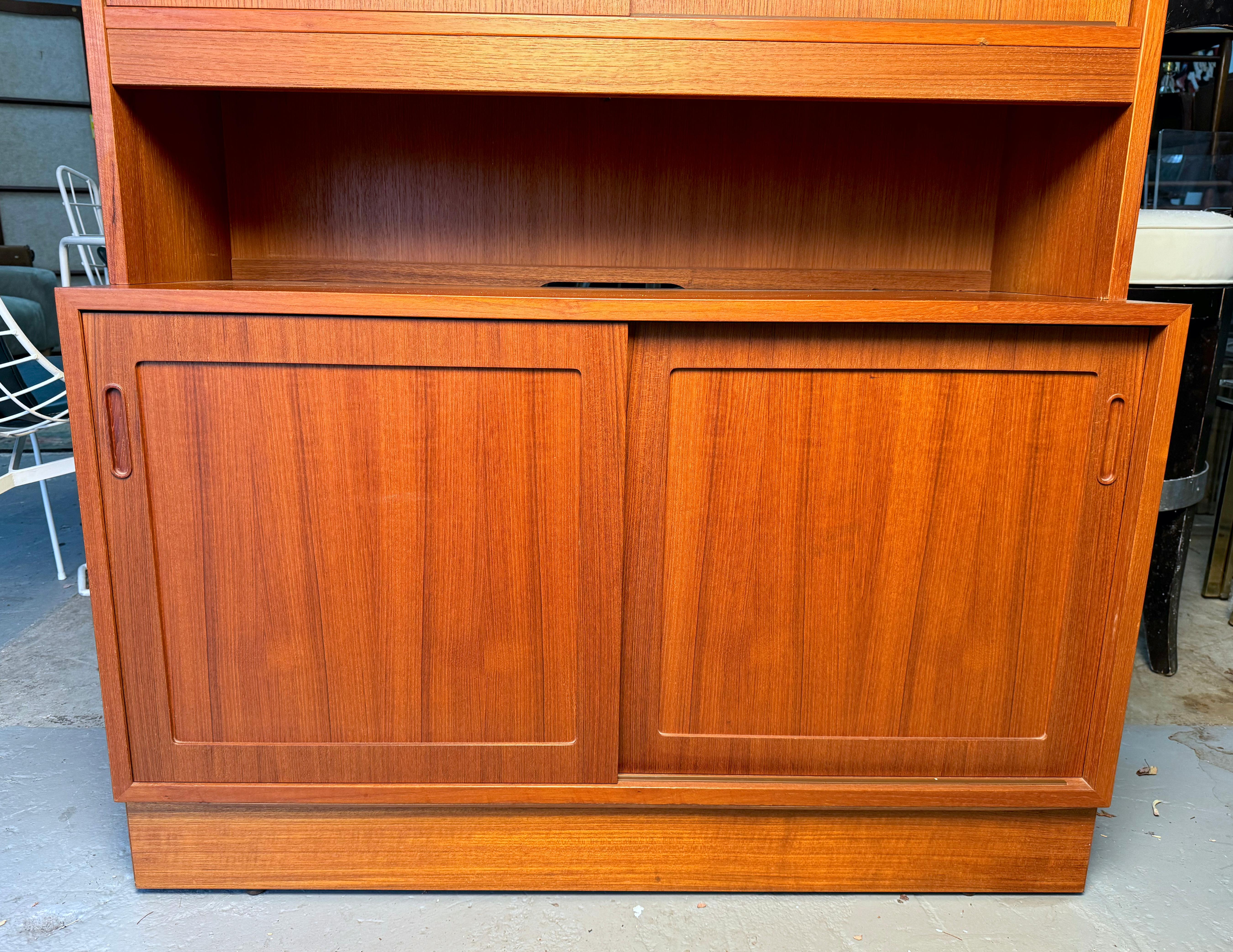 Poul Hundevad Mid Century Danish Teak Buffet and Hutch 11