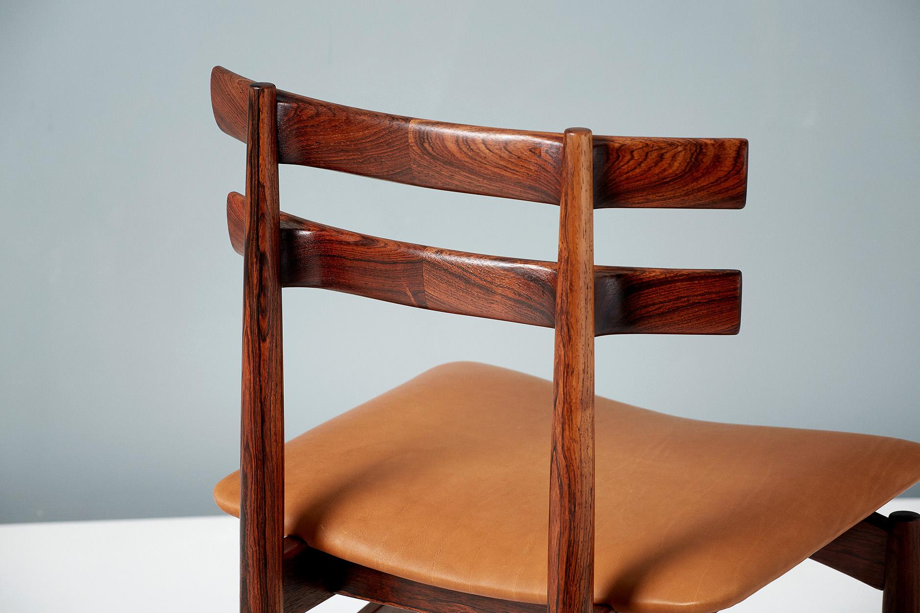 Scandinavian Modern Poul Hundevad Model 30 Rosewood Dining Chairs