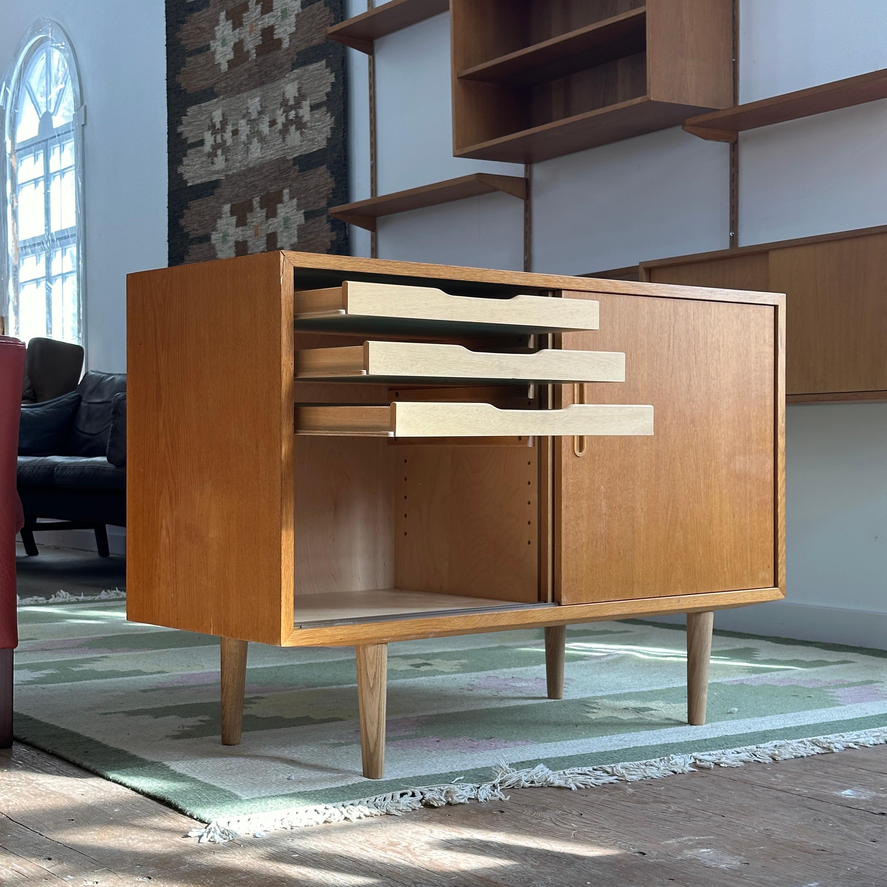 Mid-Century Modern Poul Hundevad Oak Sideboard For Sale