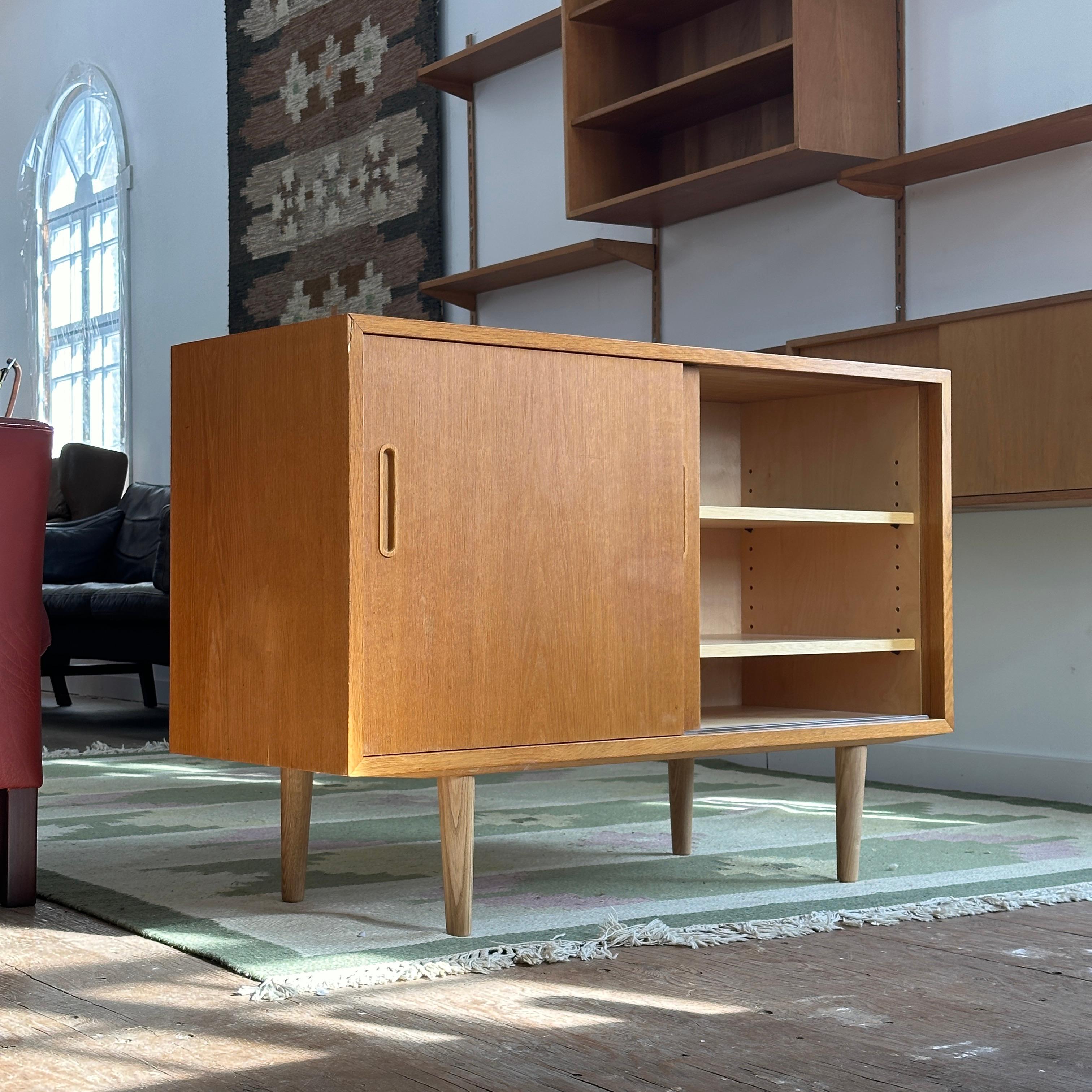 Poul Hundevad Oak Sideboard In Good Condition For Sale In Puslinch, ON