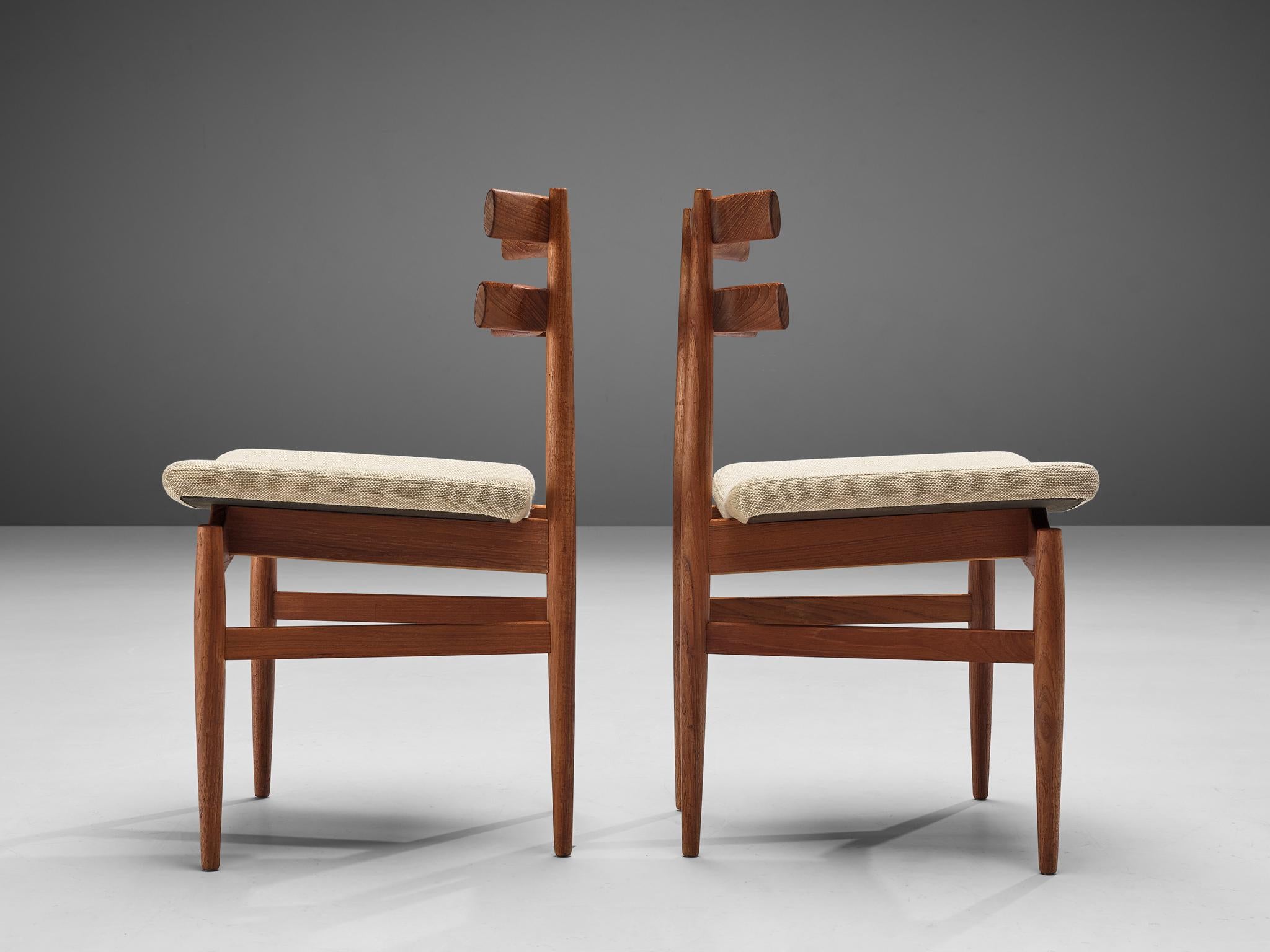 Mid-20th Century Poul Hundevad Pair of Dining Chairs in Teak For Sale