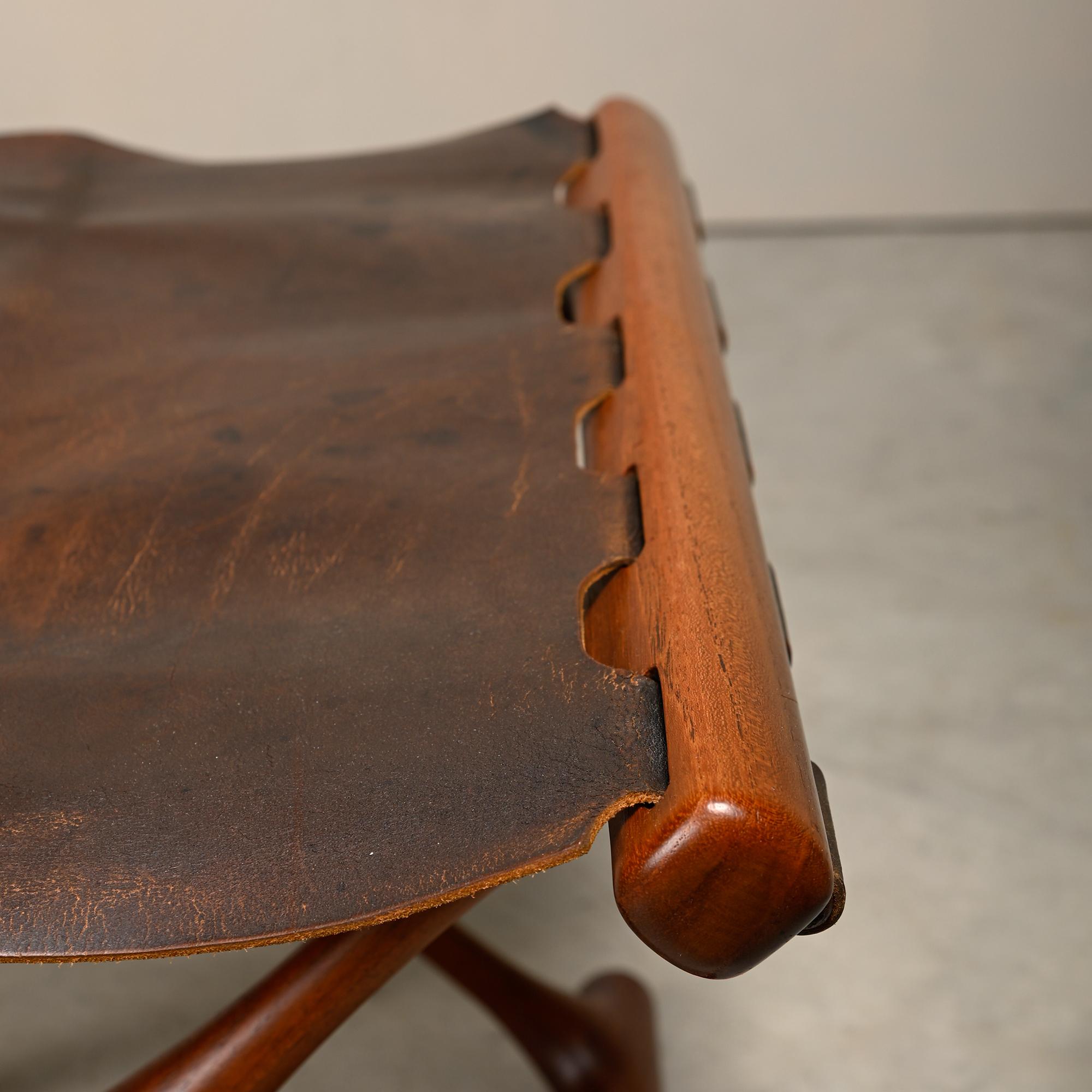 Poul Hundevad PH43 Guldhøj Stool in Teak and Brown Leather, Denmark, 1960s For Sale 8