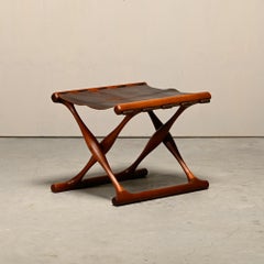 Poul Hundevad PH43 Guldhøj Hocker aus Teakholz und braunem Leder, Dänemark, 1960er Jahre