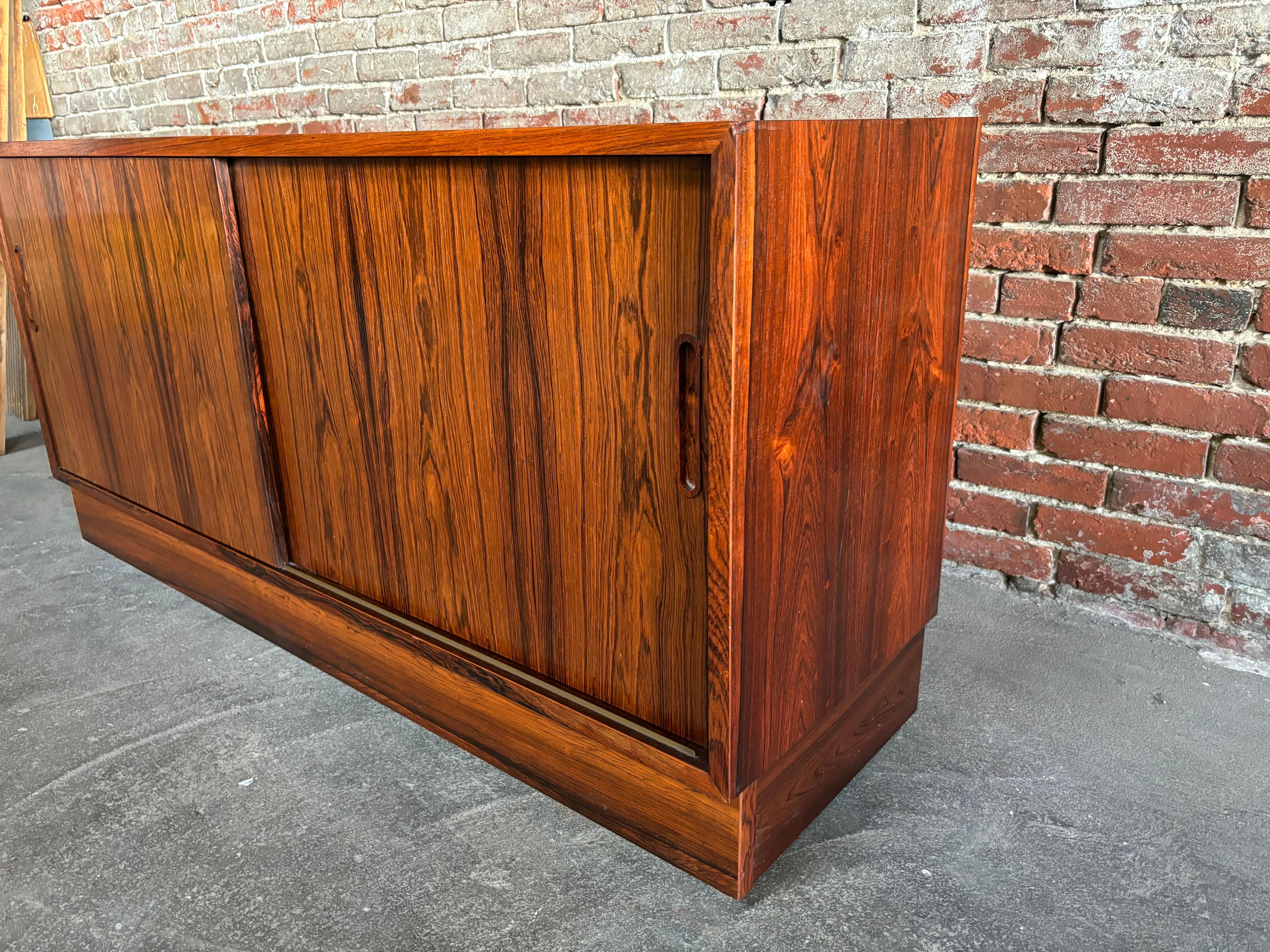 Credenza de palisandro Poul Hundevad Danés en venta