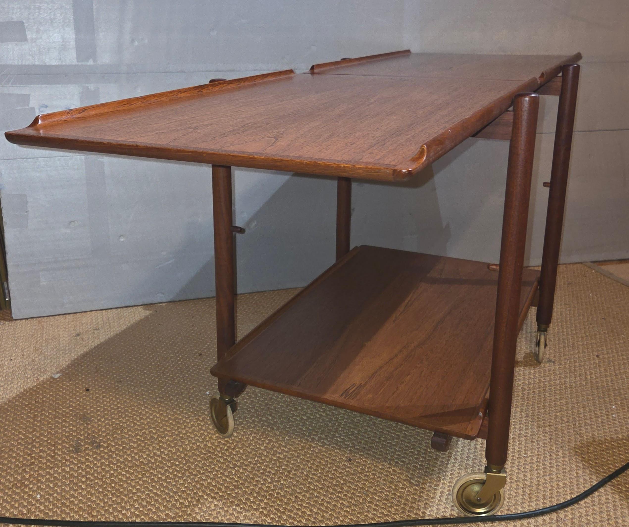 Poul Hundevad Chariot à roulettes réglable en teck à 3 étagères Danemark années 1960 en vente 7