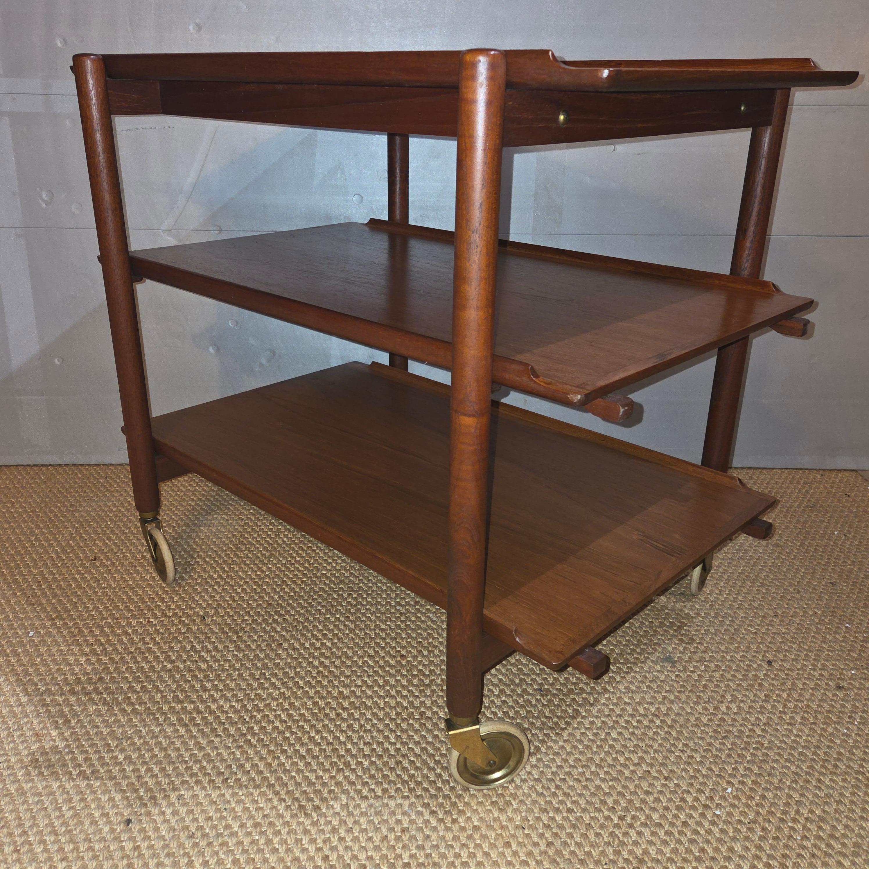 Poul Hundevad Chariot à roulettes réglable en teck à 3 étagères Danemark années 1960 en vente 9