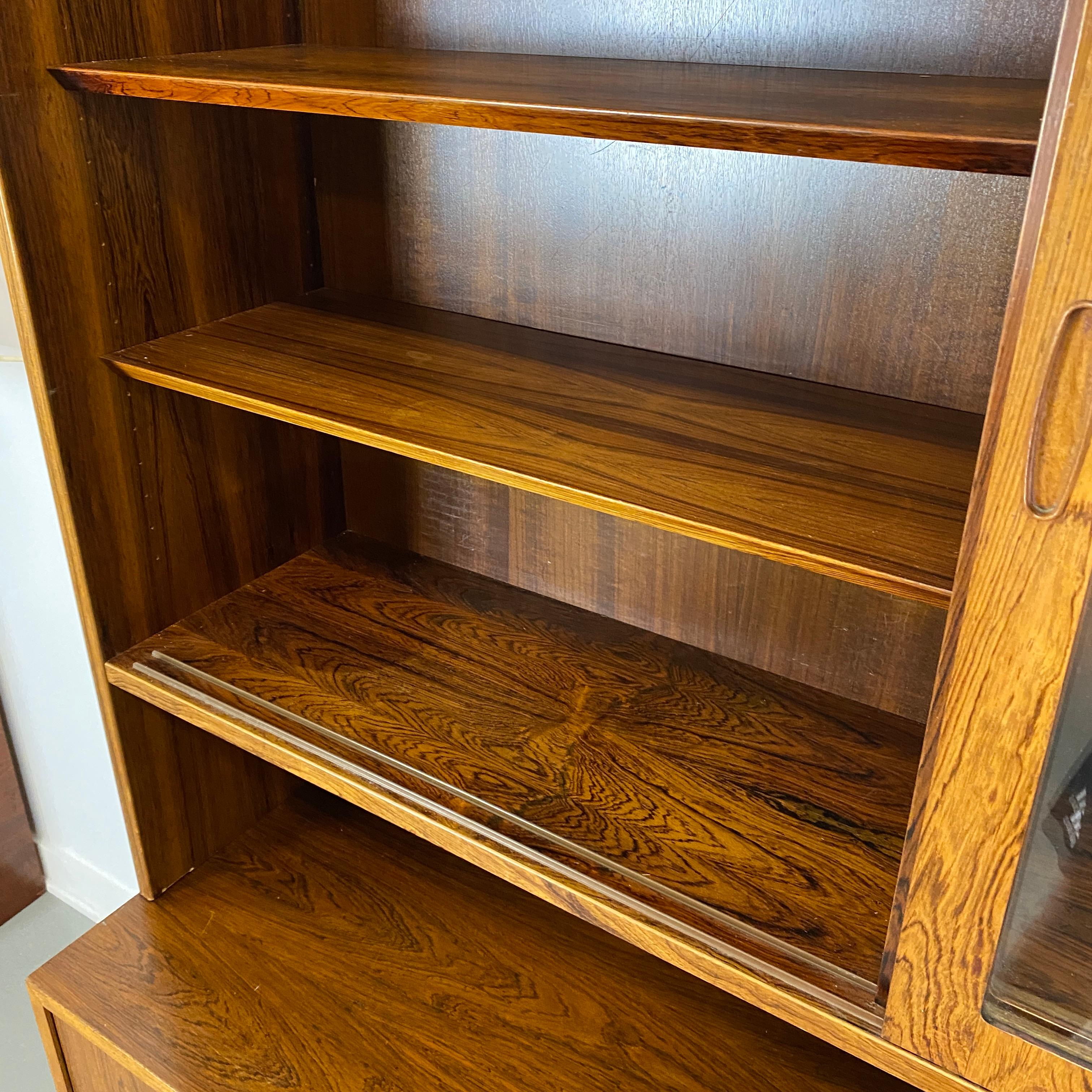 Poul Hundevad Vintage Rosewood Bookcase In Good Condition In Puslinch, ON
