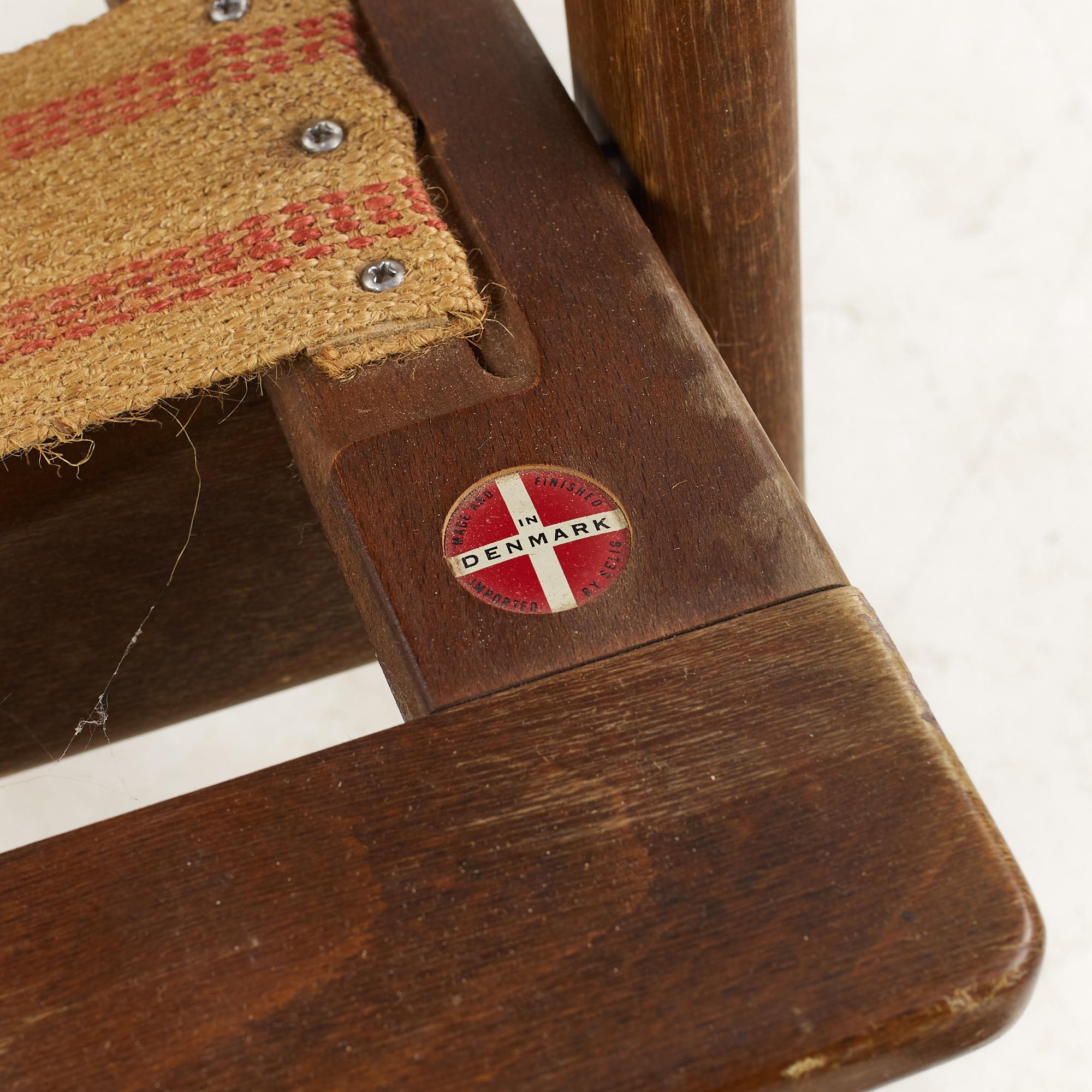 Poul Jensen for Selig Mid-Century Walnut Z Lounge Chair For Sale 1