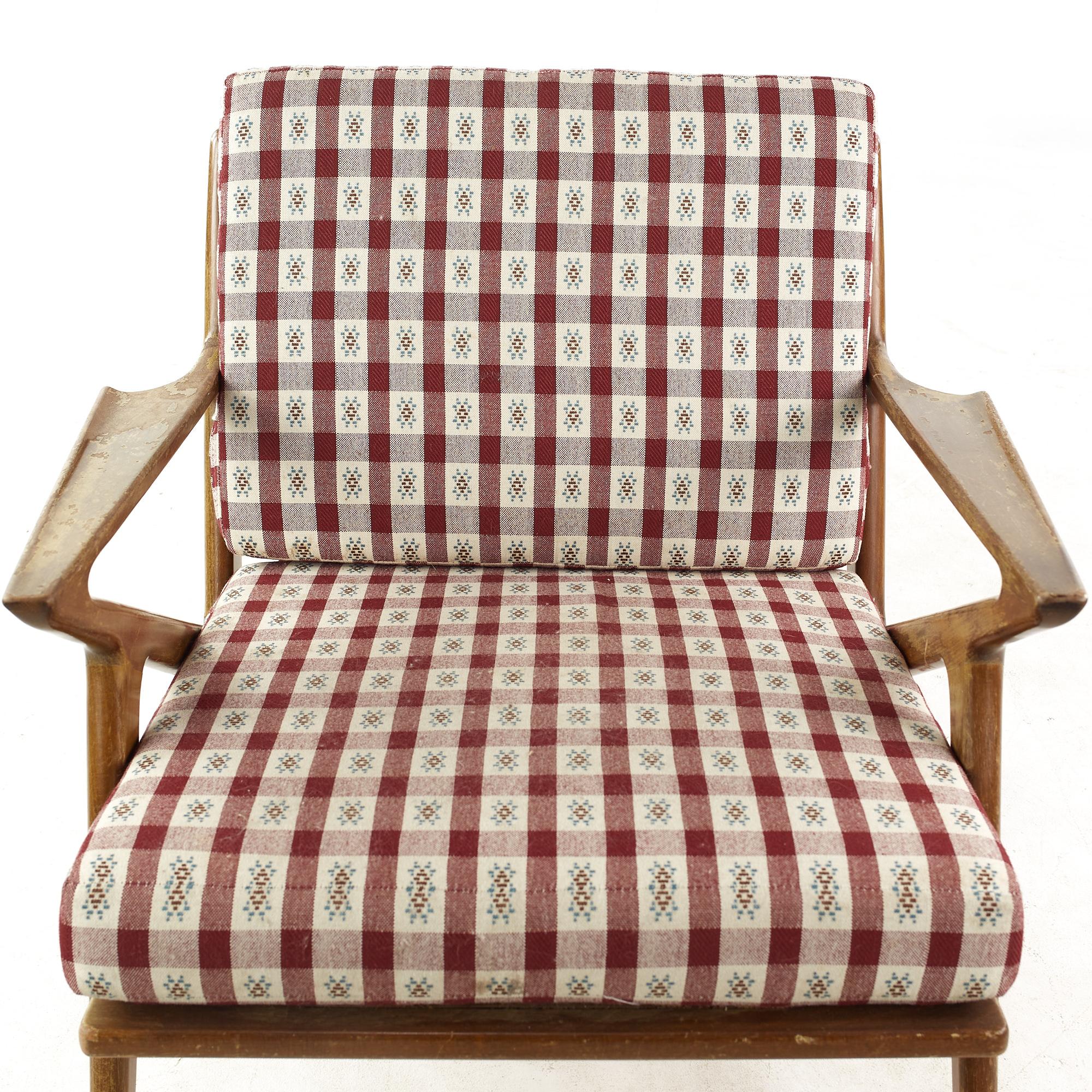 Upholstery Poul Jensen for Selig Mid-Century Walnut Z Lounge Chair For Sale