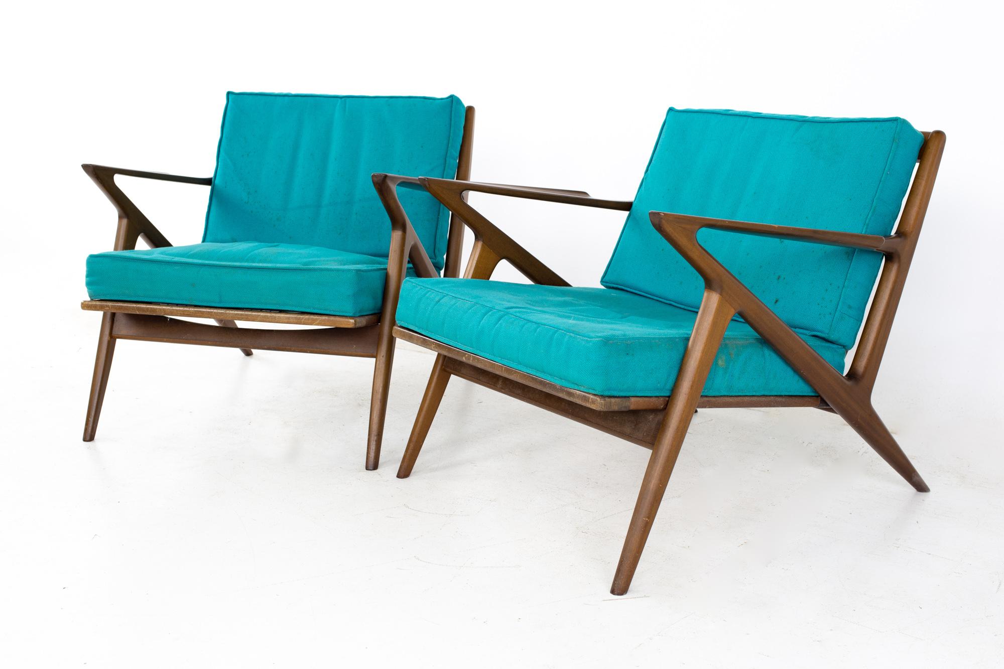 Poul Jensen for Selig Mid Century Z lounge chairs, a pair
Each chair measures: 29.5 wide x 27 deep x 26.5 high, with a seat height of 15.25 inches and arm height of 22.5 inches 

All pieces of furniture can be had in what we call restored vintage