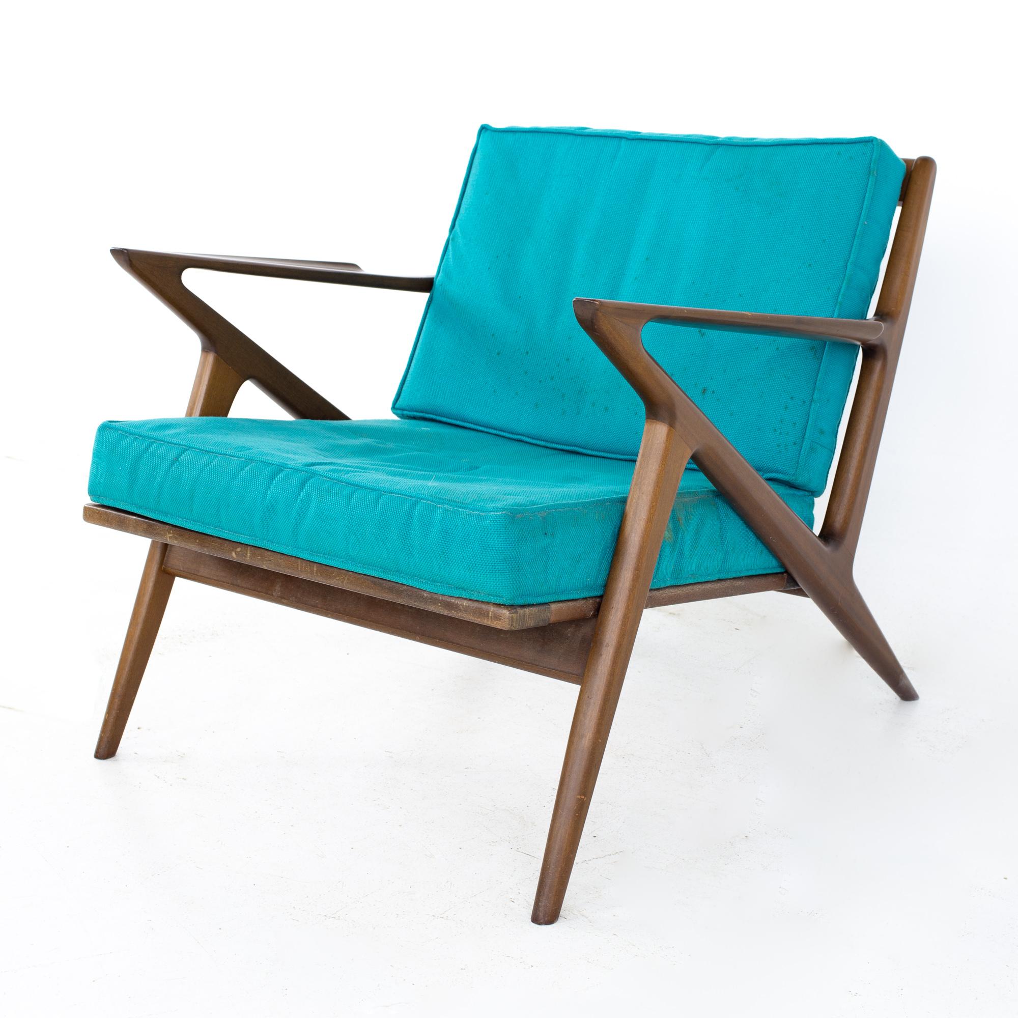 Poul Jensen for Selig Mid Century Z Lounge Chairs, a Pair In Good Condition In Countryside, IL