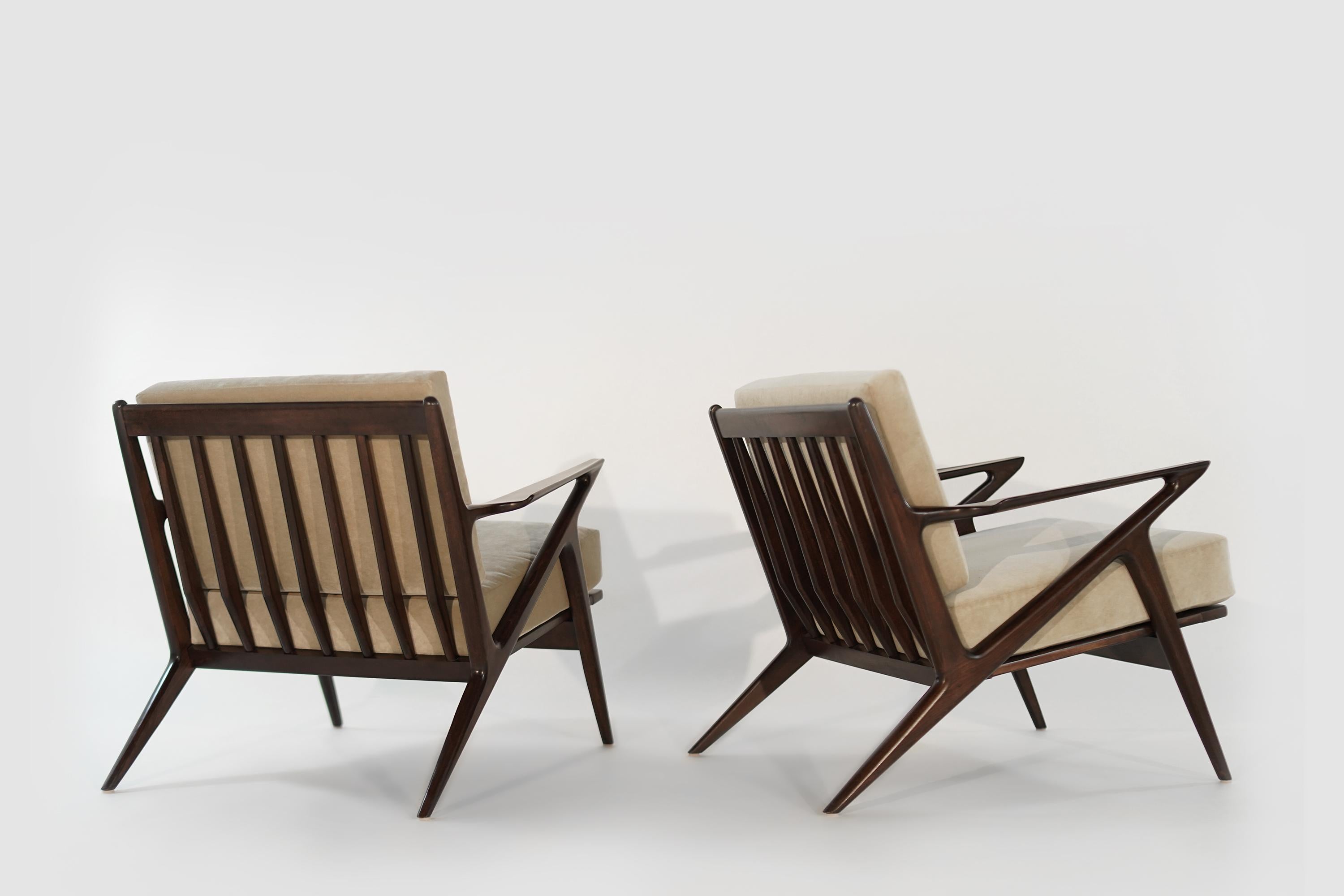 Poul Jensen for Selig 'Z' Lounge Chairs, Denmark, circa 1950s In Good Condition In Westport, CT