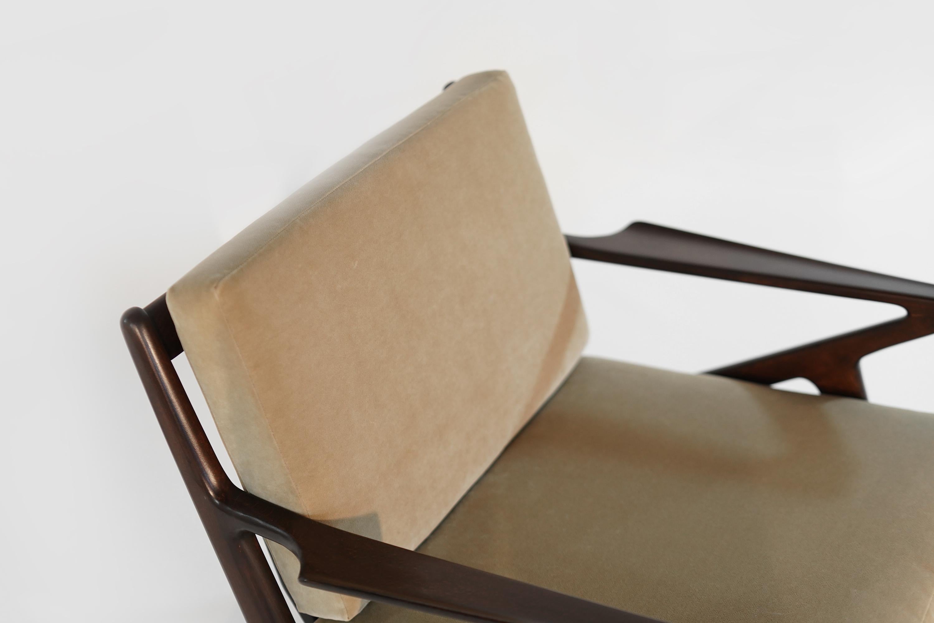 20th Century Poul Jensen for Selig 'Z' Lounge Chairs, Denmark, circa 1950s
