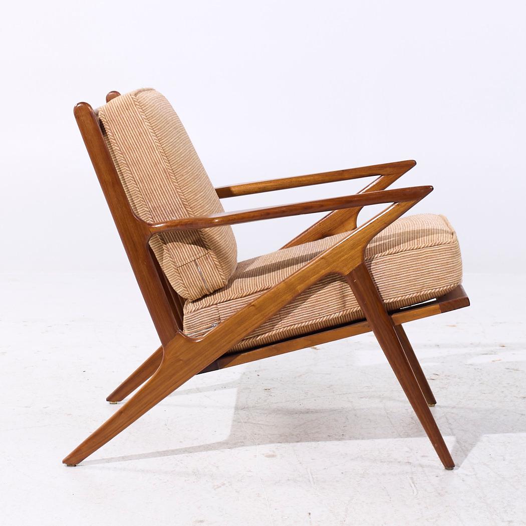 Tissu d'ameublement Chaise longue Z en noyer de style Jensen, milieu de siècle en vente