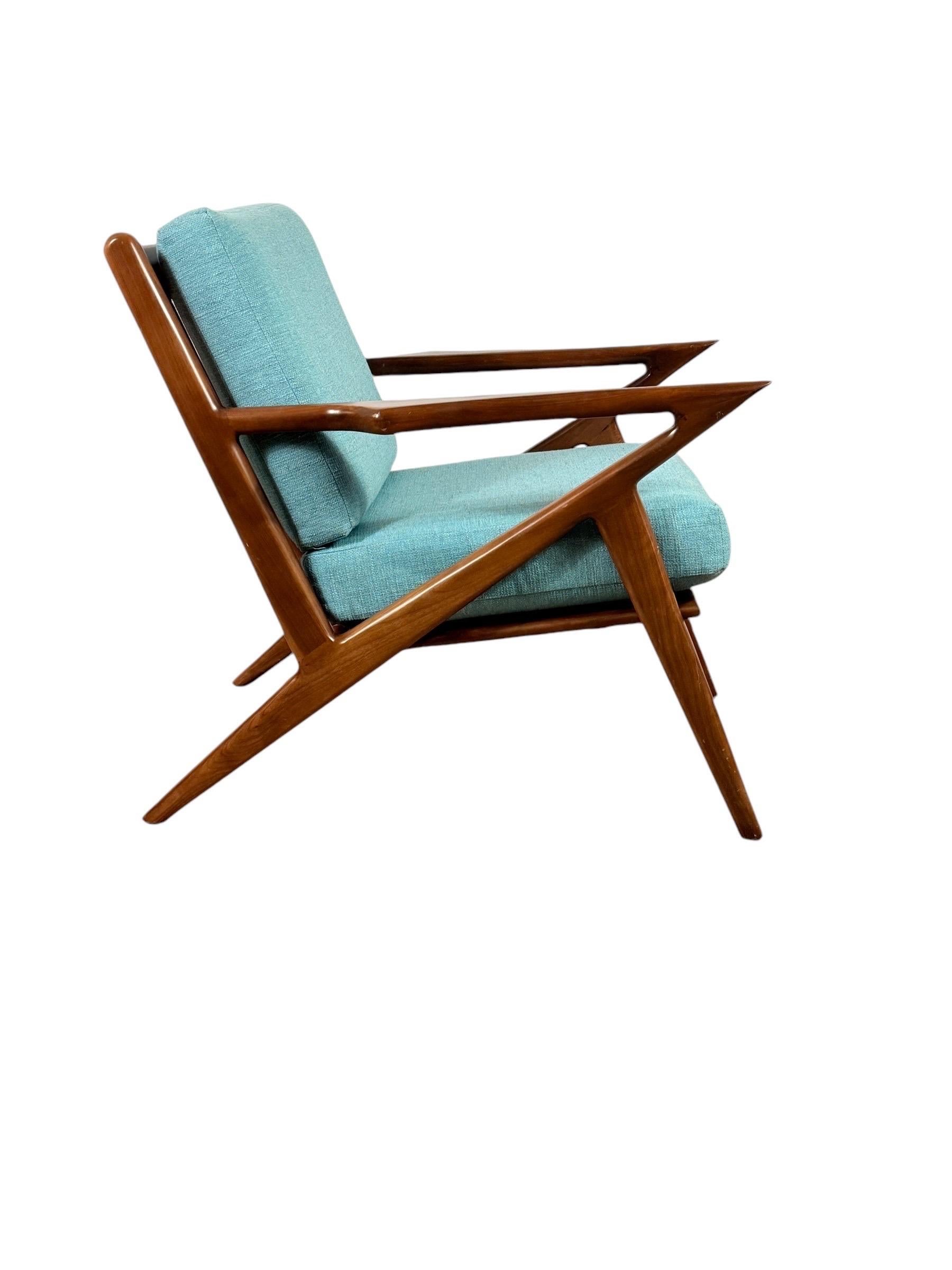 Poul Jensen Style Z Lounge Chair In Good Condition In Brooklyn, NY