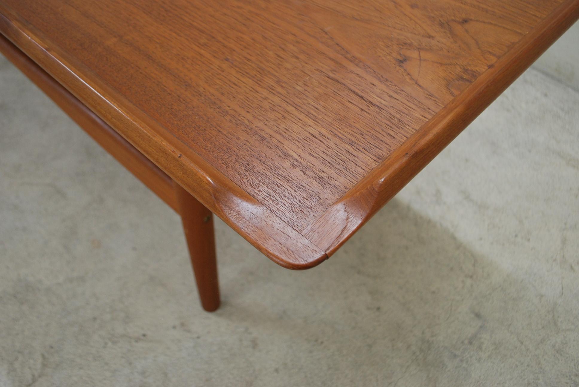 Poul Jensen Teak Coffee Table for Selig In Good Condition In Munich, Bavaria