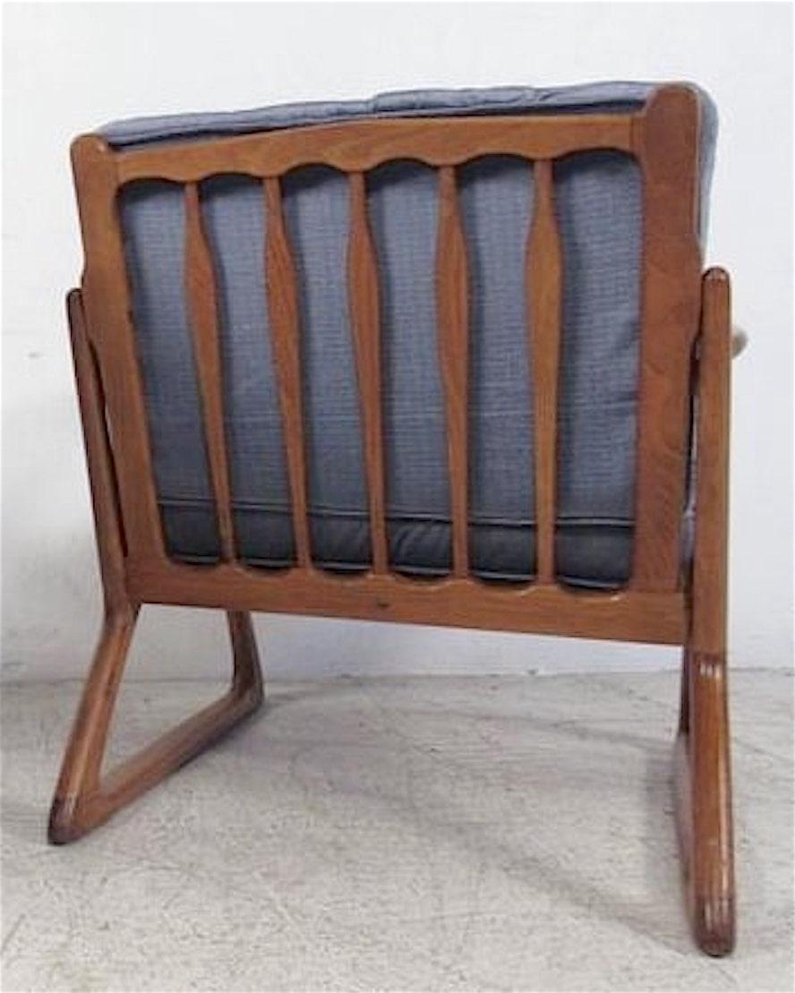 Mid-Century Modern Poul Jensen Z Style Arm Chair  For Sale