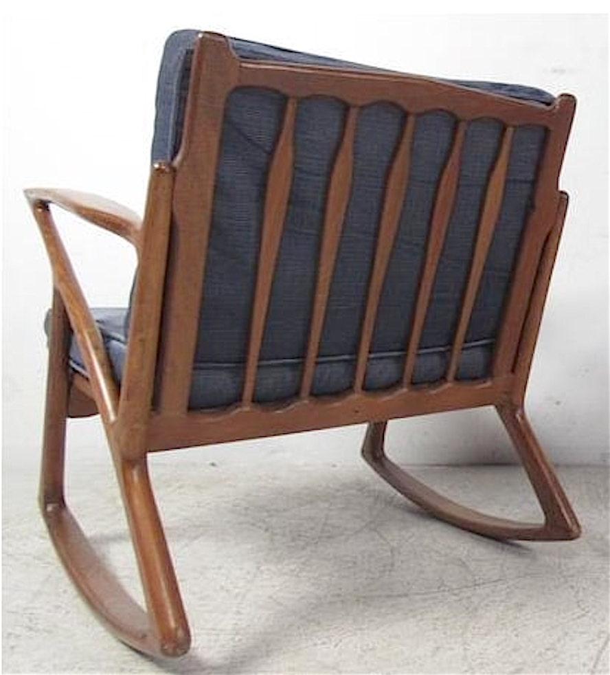 Poul Jensen Z Style Rocking Chair In Good Condition In Brooklyn, NY