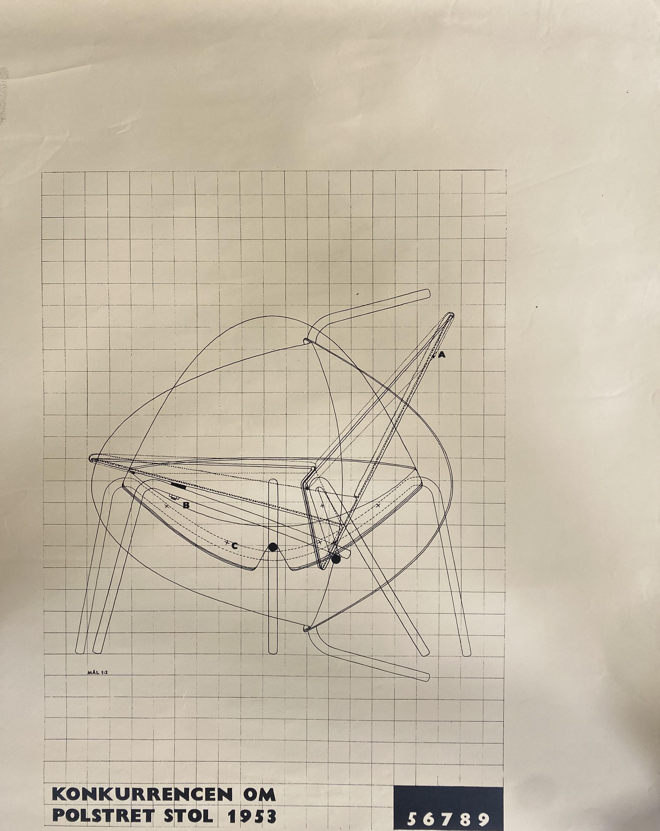 Hier ist ein sehr seltenes und begehrtes Plakat eines Wettbewerbs, das den Prototyp des Aluminiumstuhls des dänischen Designers Poul Kjærholm aus dem Jahr 1953 zeigt. 
Ein Detail des Plakats ist in dem Katalog 