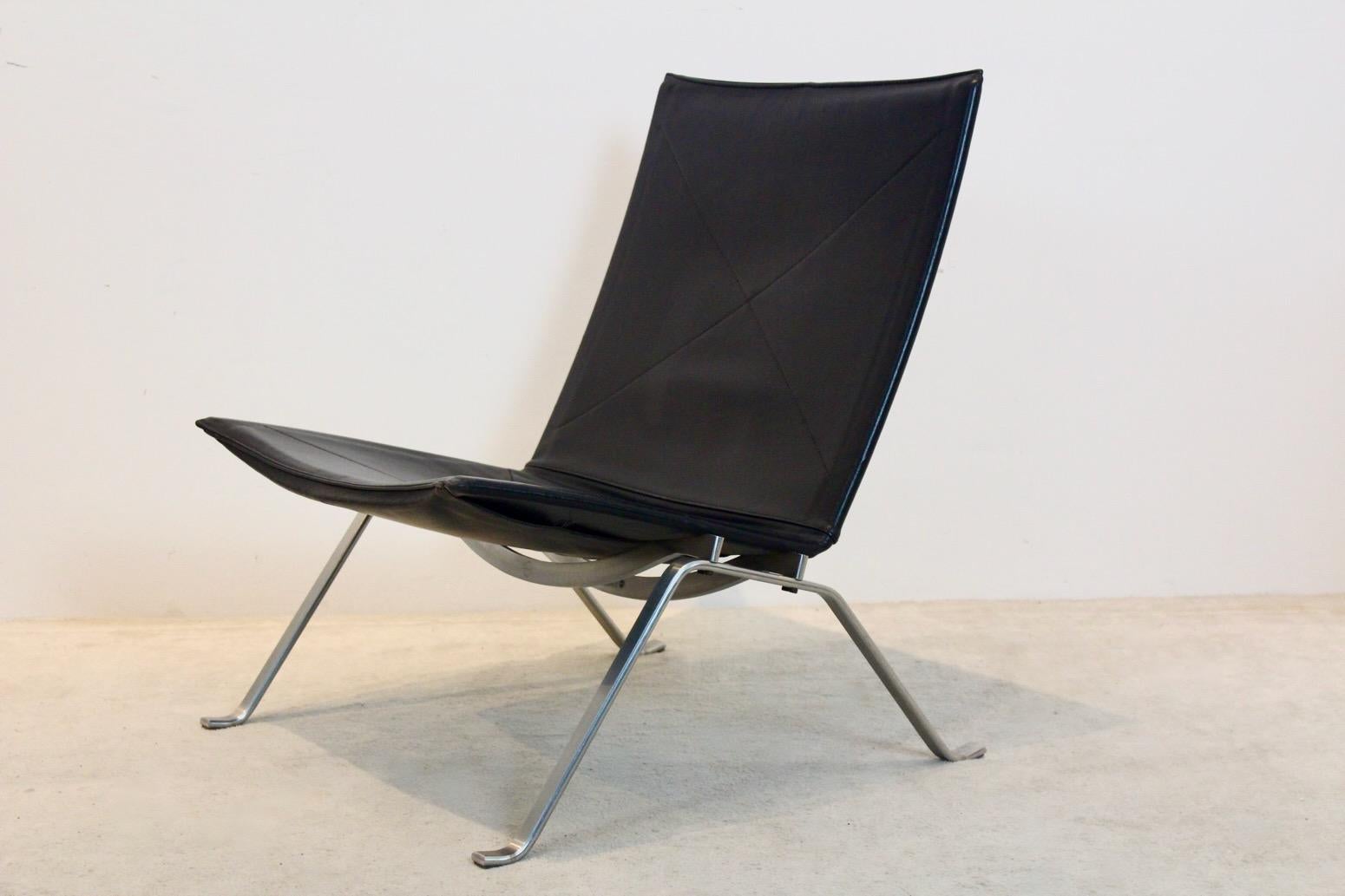 Poul Kjærholm Black Leather PK22 Chair for Fritz Hansen In Good Condition In Voorburg, NL