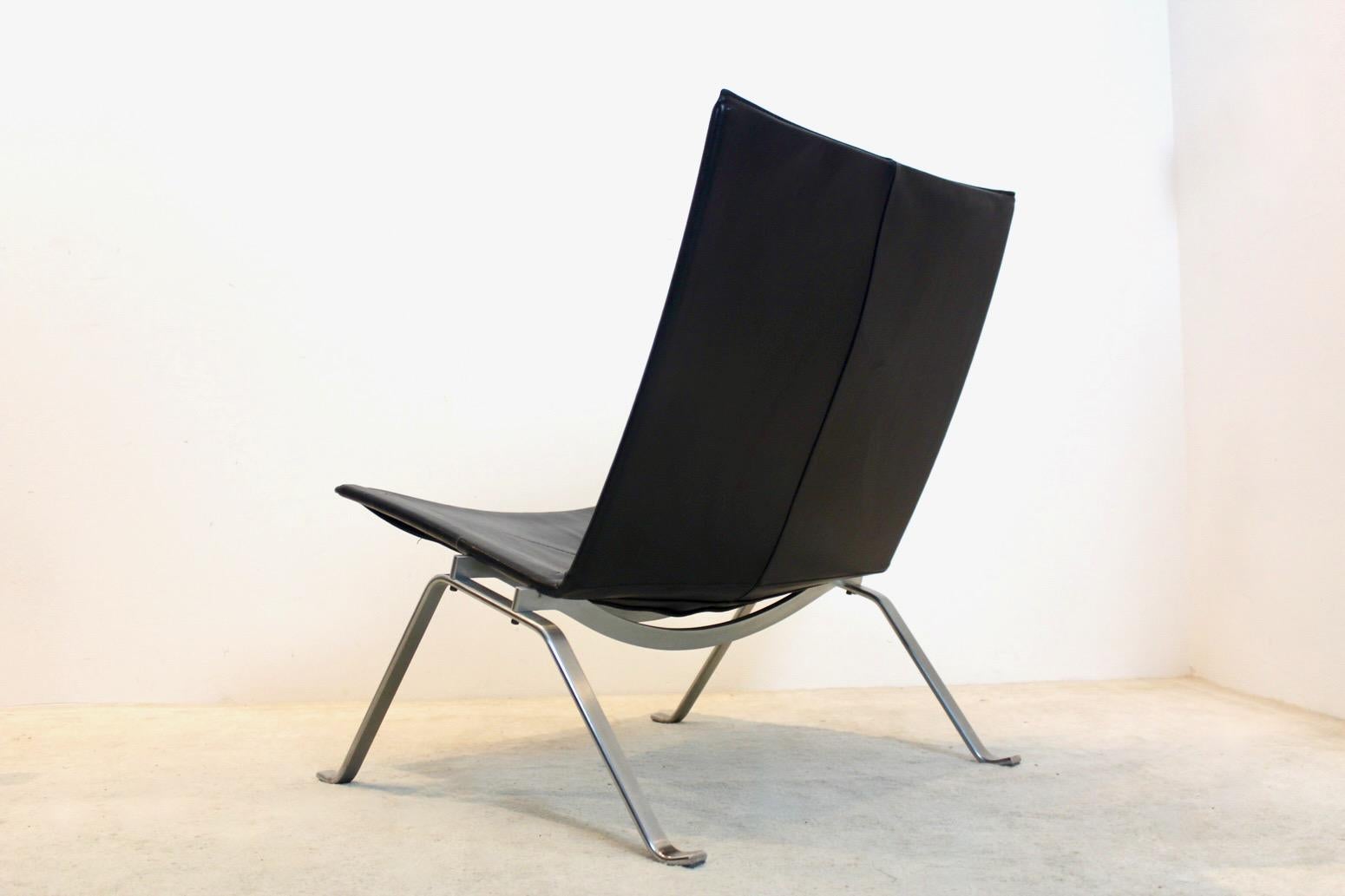 Poul Kjærholm Black Leather PK22 Chair for Fritz Hansen 2
