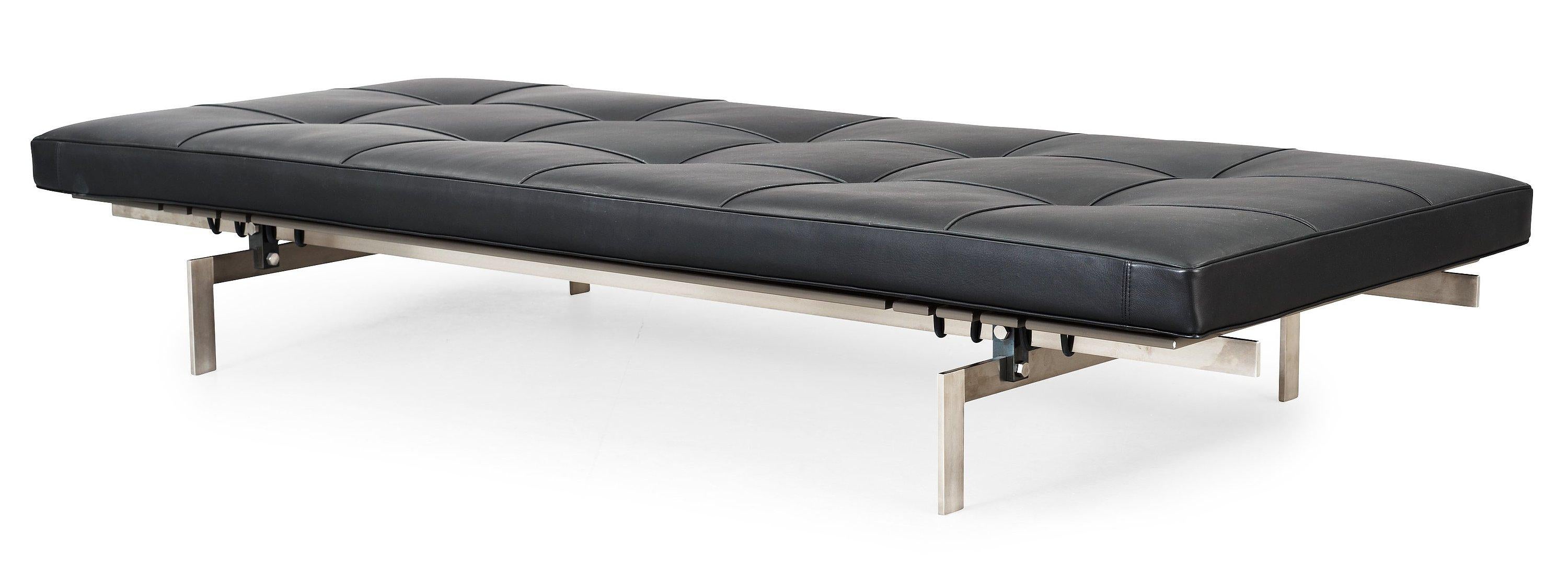 Poul Kjaerholm Black Leather & Steel PK80 Daybed by Fritz Hansen, Danish Minimal In Good Condition In Brooklyn, NY