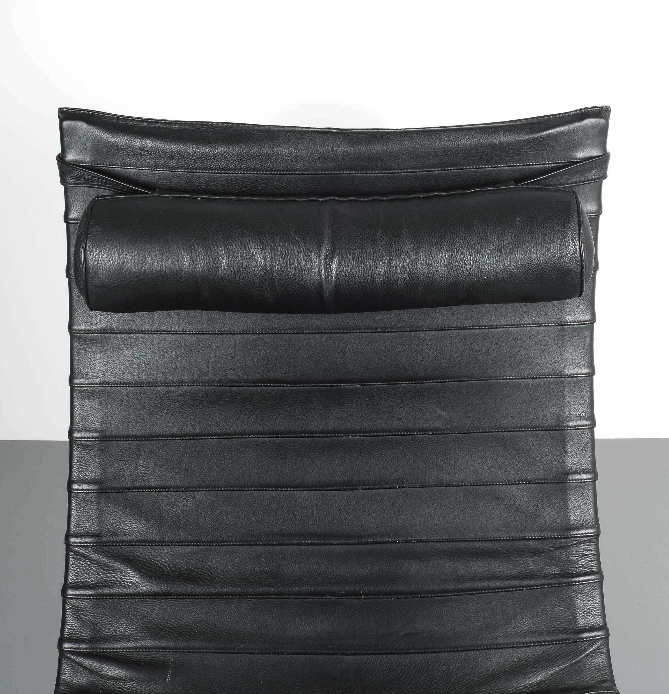 Poul Kjærholm Early Fritz Hansen PK20 Lounge Chair in Black Leather, 1987 2