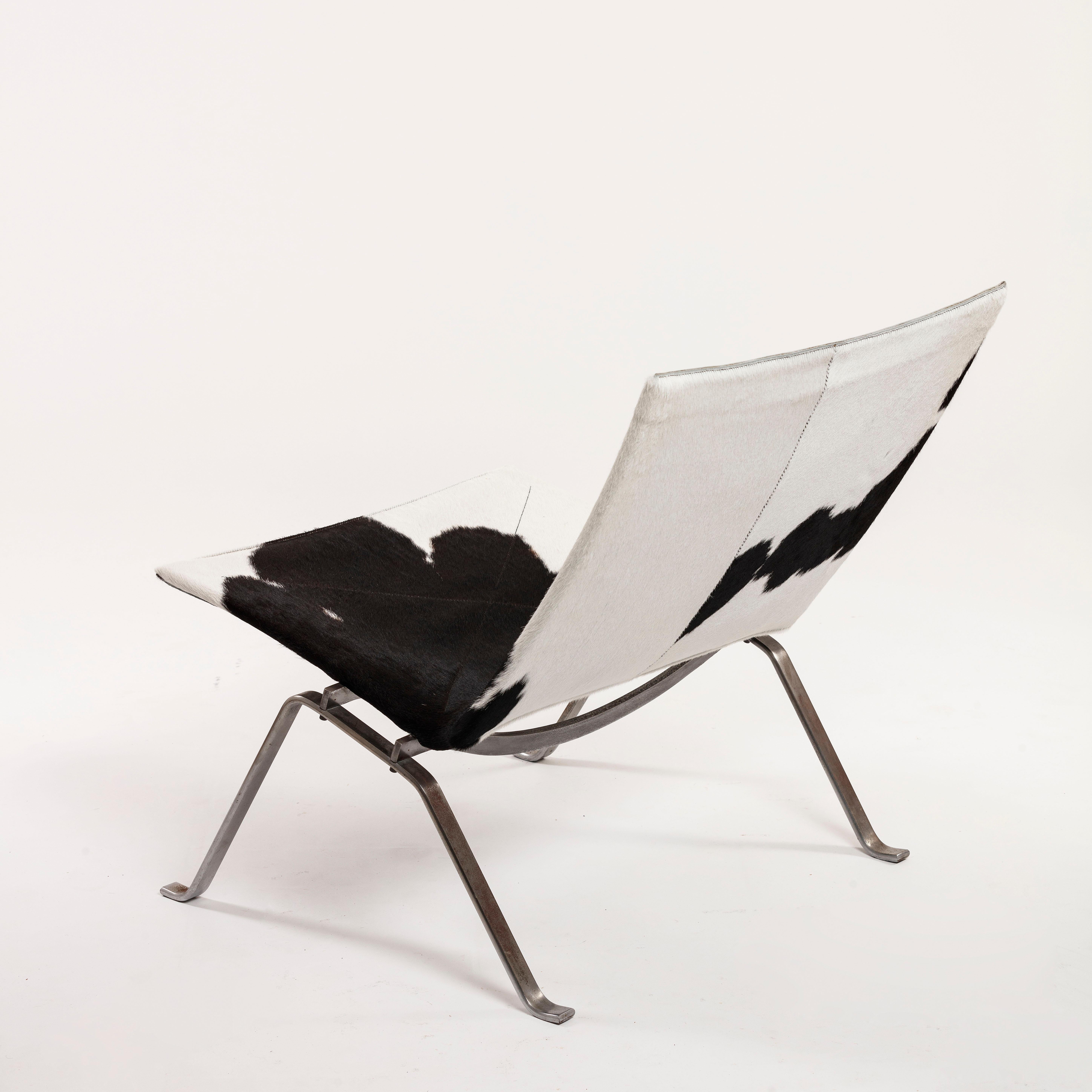 Milieu du XXe siècle Poul Kjærholm Iconic PK 22 Chair reupholstered in Cowhide, E. Kold Christensen 2 en vente