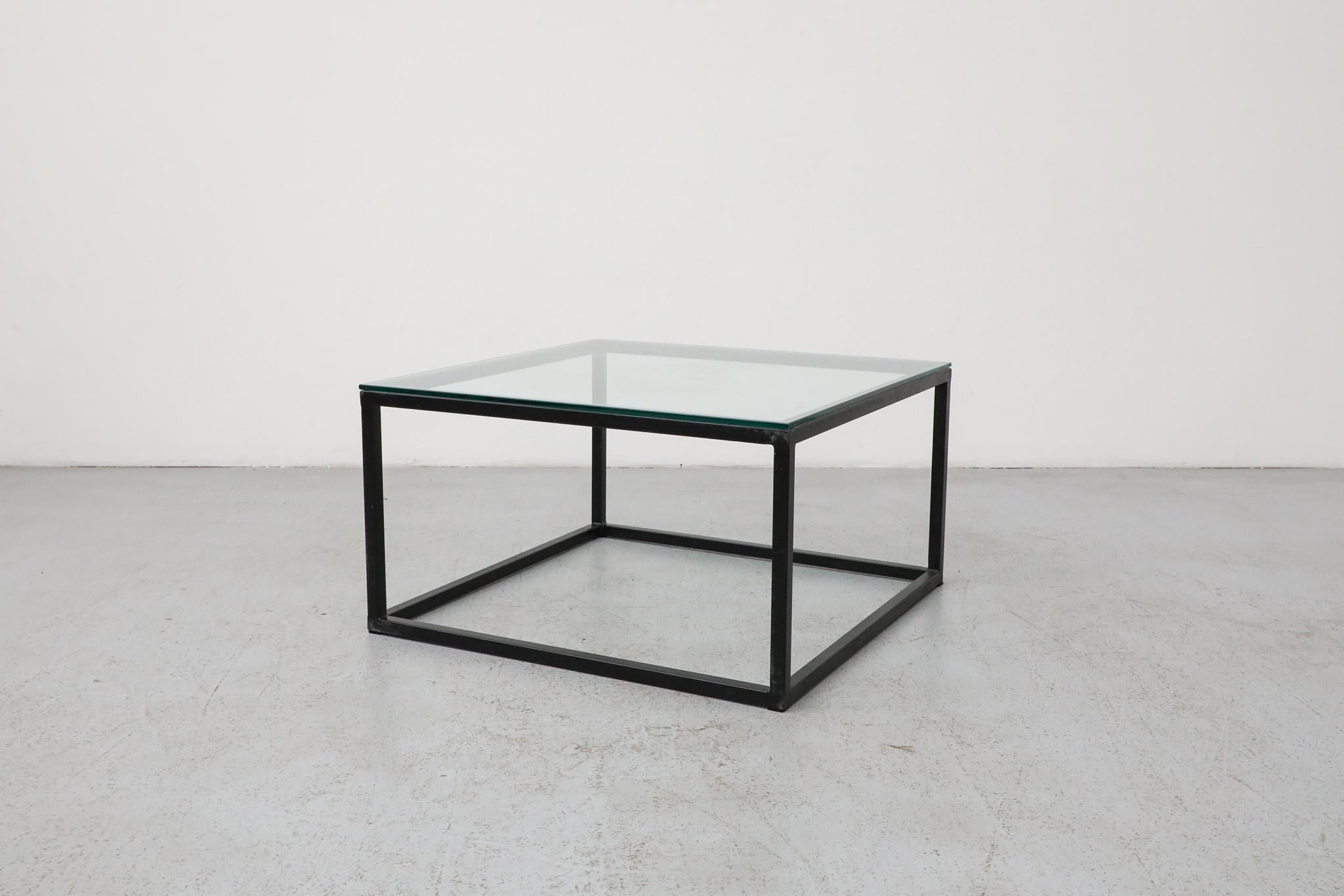 Table basse cubique en acier noir et verre inspirée de Poul Kjærholm, milieu du siècle dernier Bon état - En vente à Los Angeles, CA