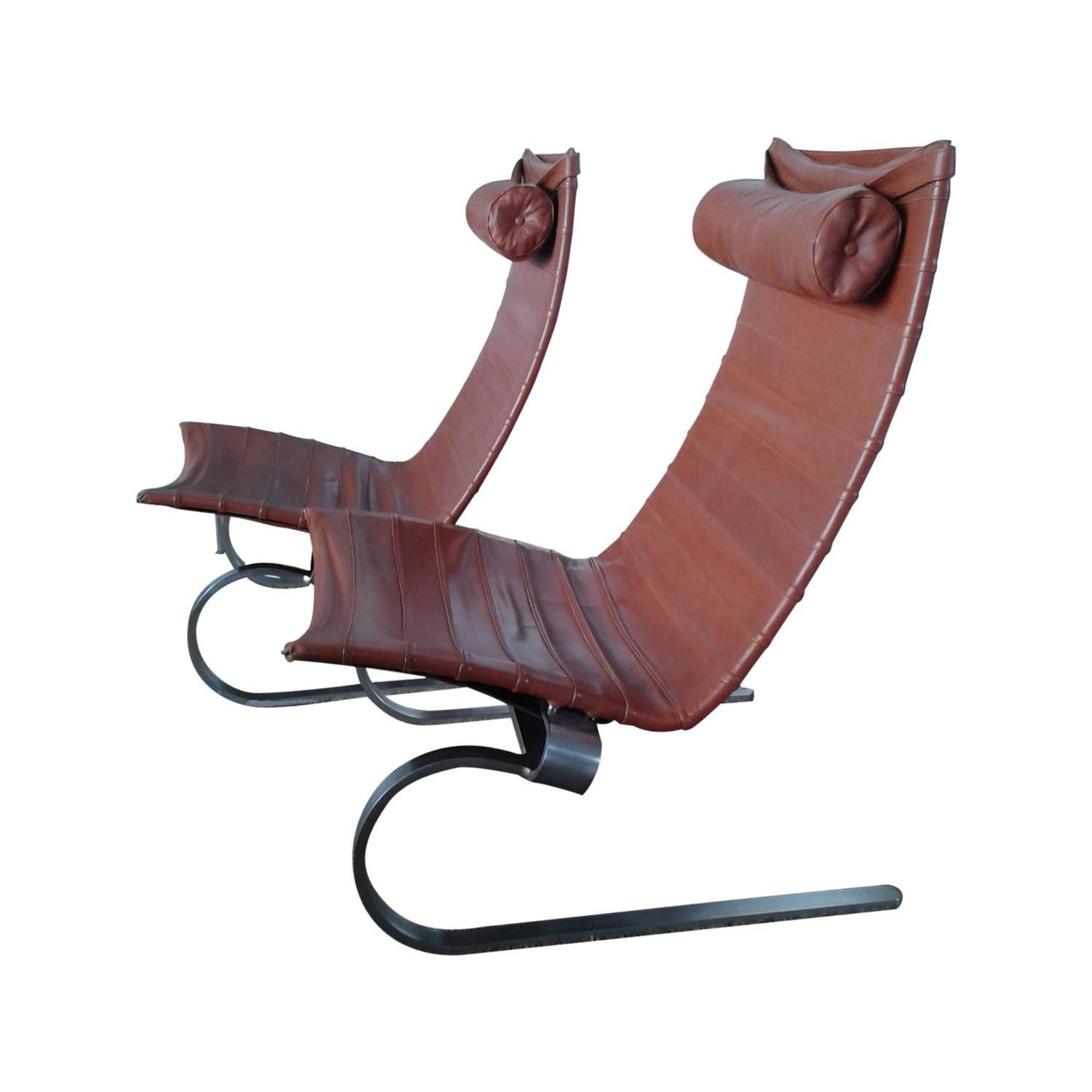PK 20 is a laidback and elegant lounge chair in original leather, built upon a flexible matt chromed spring steel frame. The beautiful curve of the legs and the floating frame distinquish this chair. Signed with impressed manufacturer’s mark on each