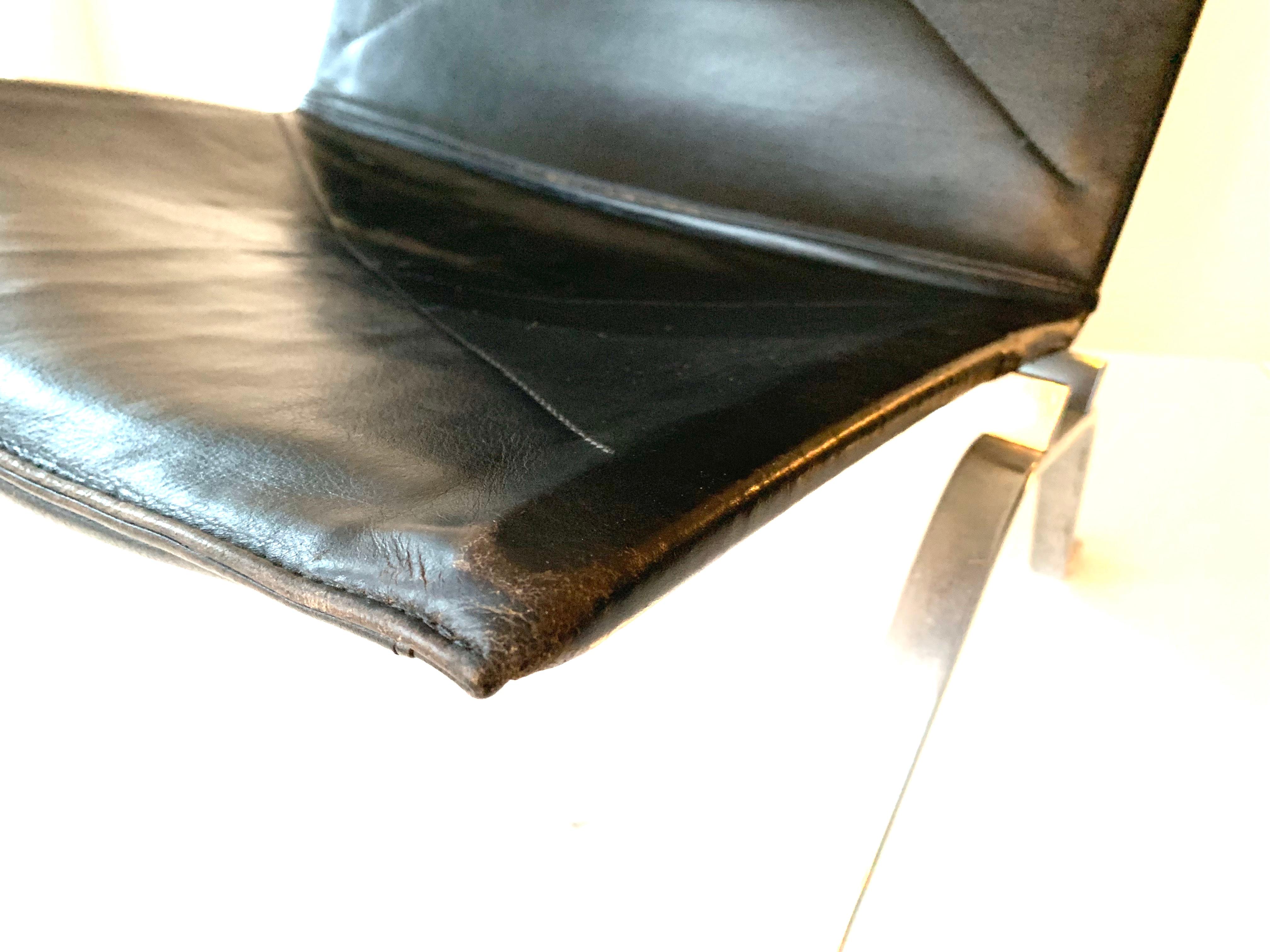 Poul Kjærholm PK 22 Vintage Black Leather Chair For Sale 4