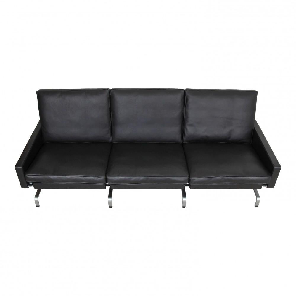 Poul Kjærholm PK-31/3 3-seater sofa reupholstered in black aniline leather and with new cushions. The sofa is used and manufactured by Kold Christensen from around the 70s. The sofa appears in a nice renovated condition with very minimal traces of
