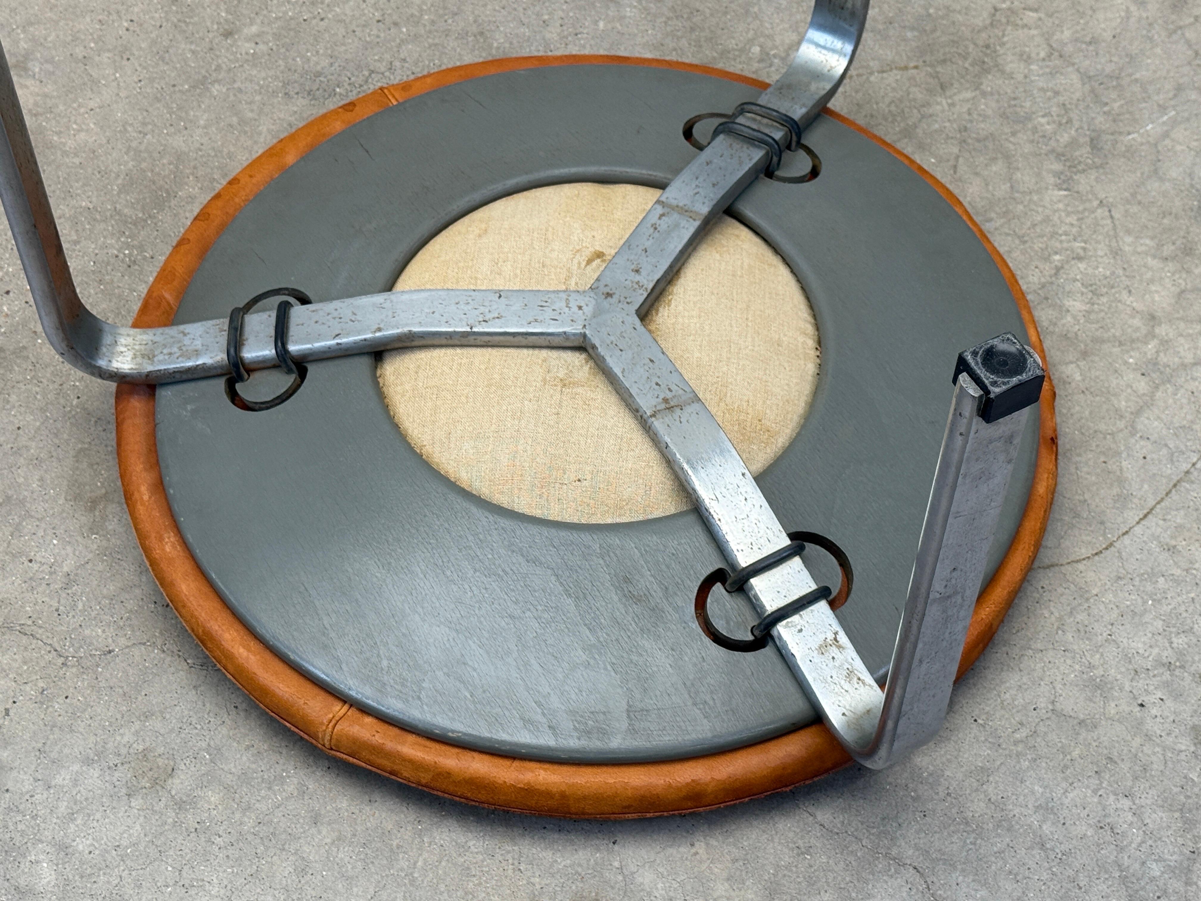 Poul Kjærholm PK 33 Tabouret pour E. Kold Christensen 4