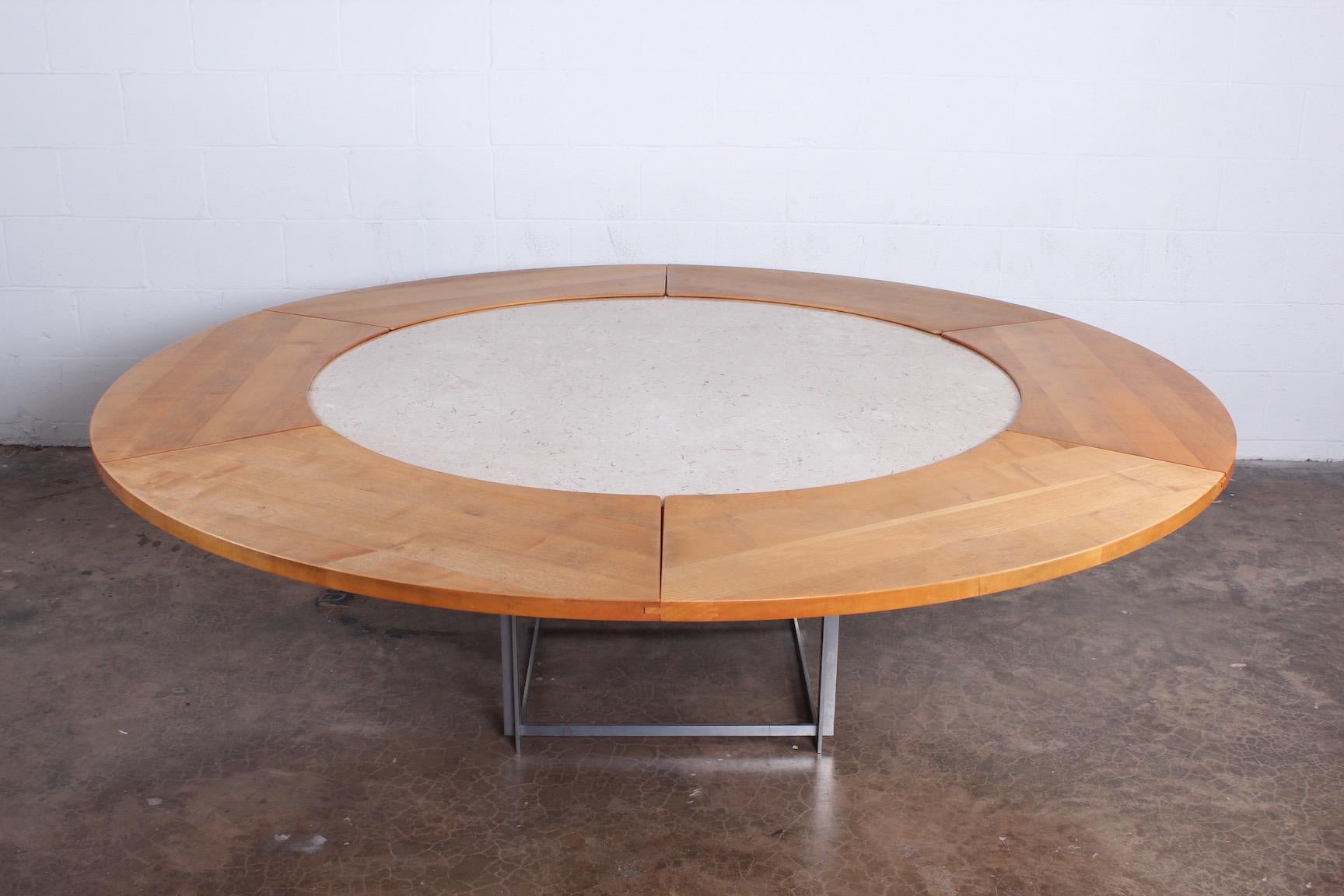 Rare dining table model PK-54 designed by Poul Kjaerholm for E. Kold Christensen. Original leaves included. 

Measures: 54.675