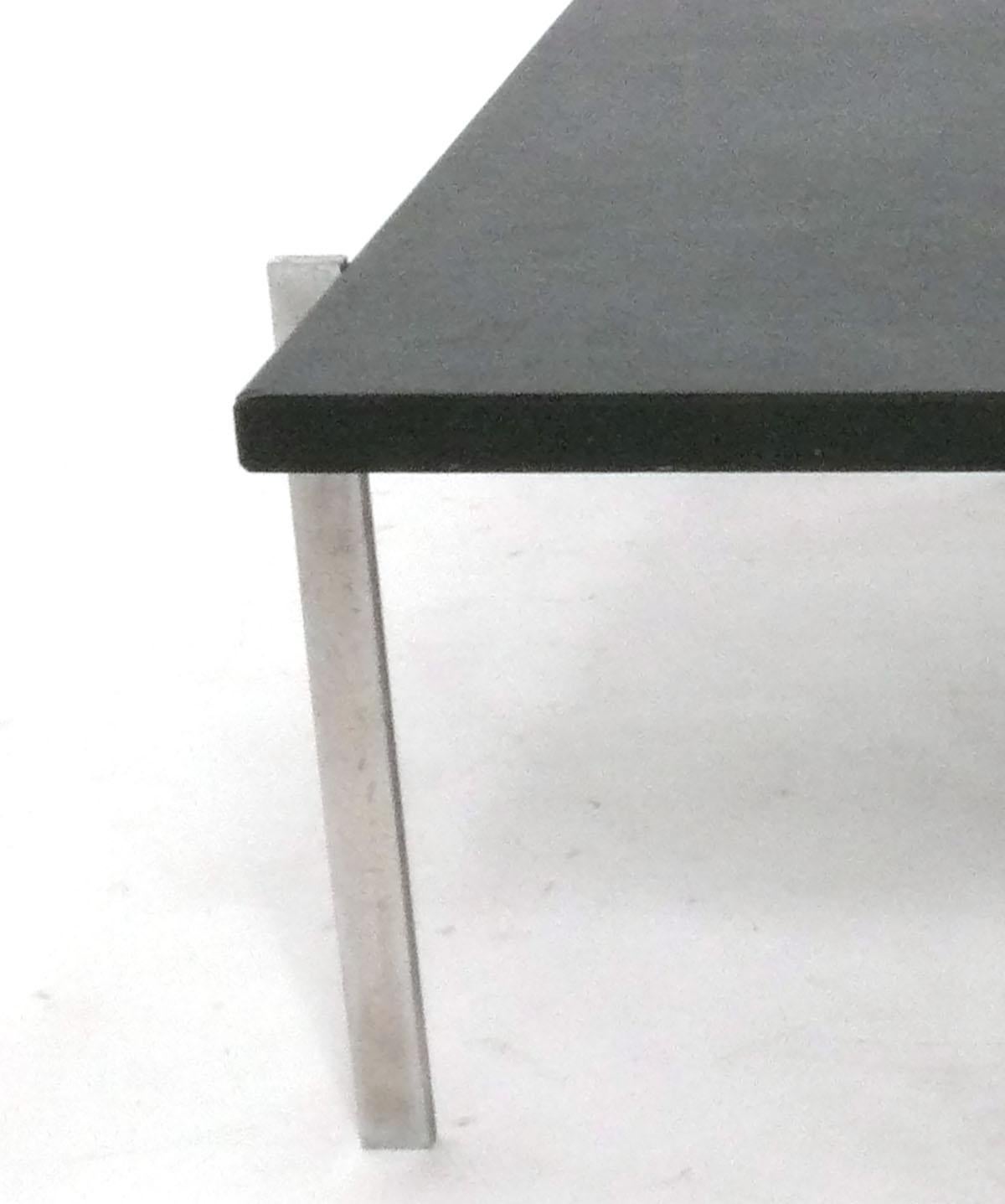 Américain Poul Kjaerholm PK 61 Table basse en ardoise et acier Design Line Line du milieu du siècle dernier en vente