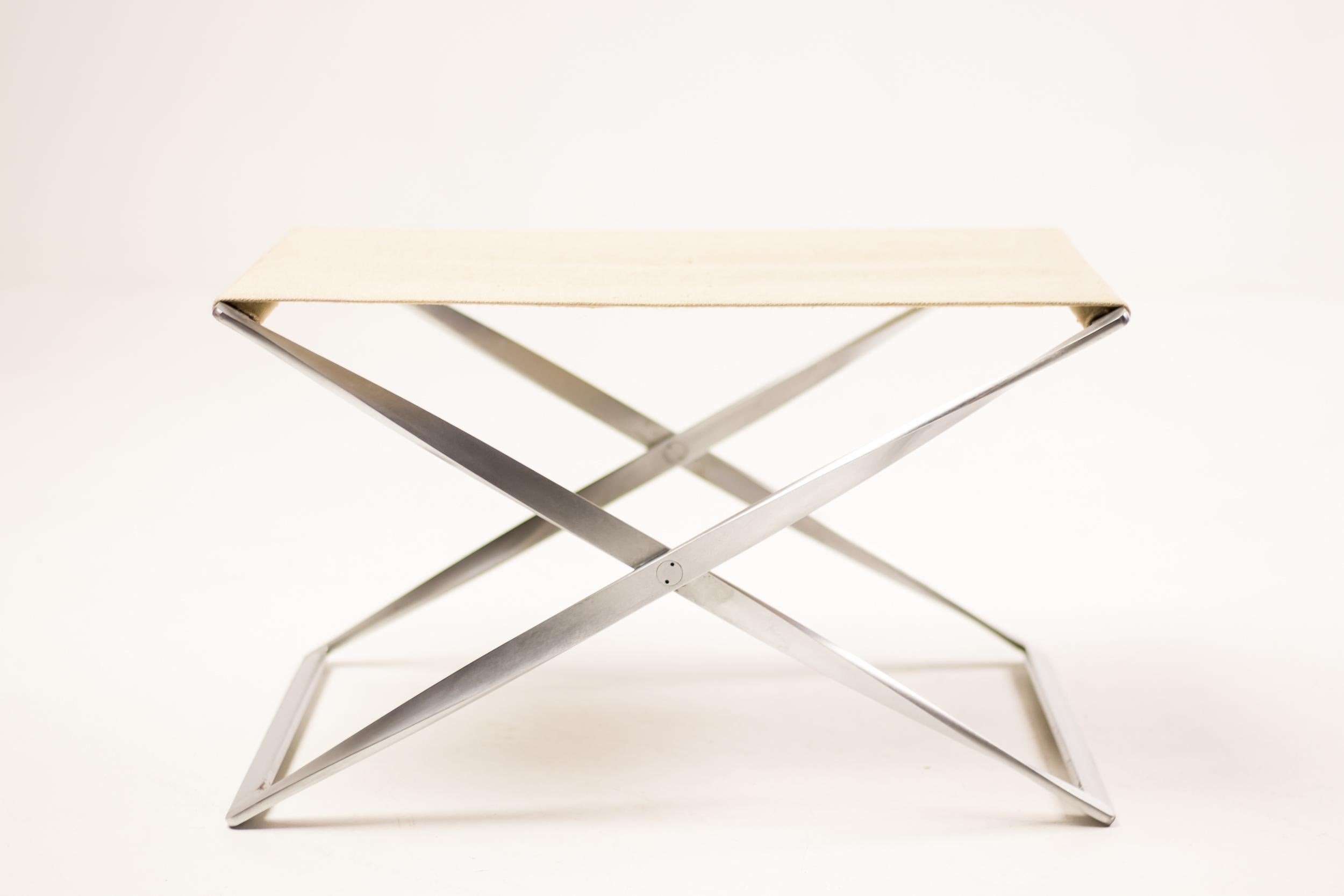 Beautiful and rare PK91 folding stool in canvas designed in 1961 by Poul Kjærholm.
Manufactured by E. Kold Christensen A/S, Copenhagen, Denmark.
Great vintage condition.