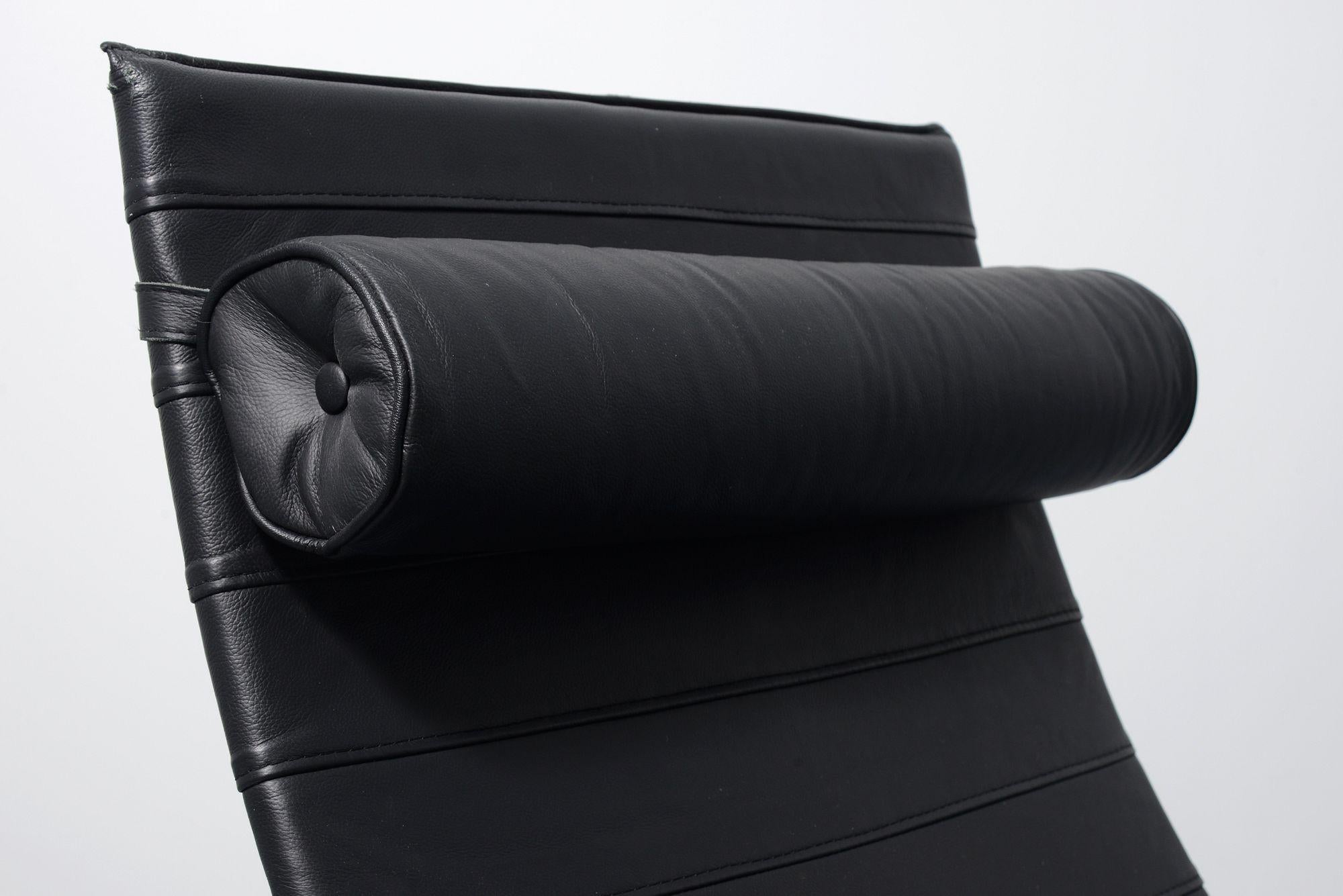 Leather Poul Kjaerholm PK20 Lounge Chair
