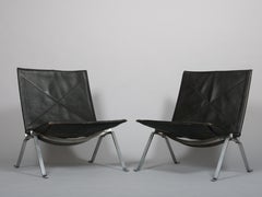 Poul Kjaerholm, PK22 black leather lounge chairs for Fritz Hansen