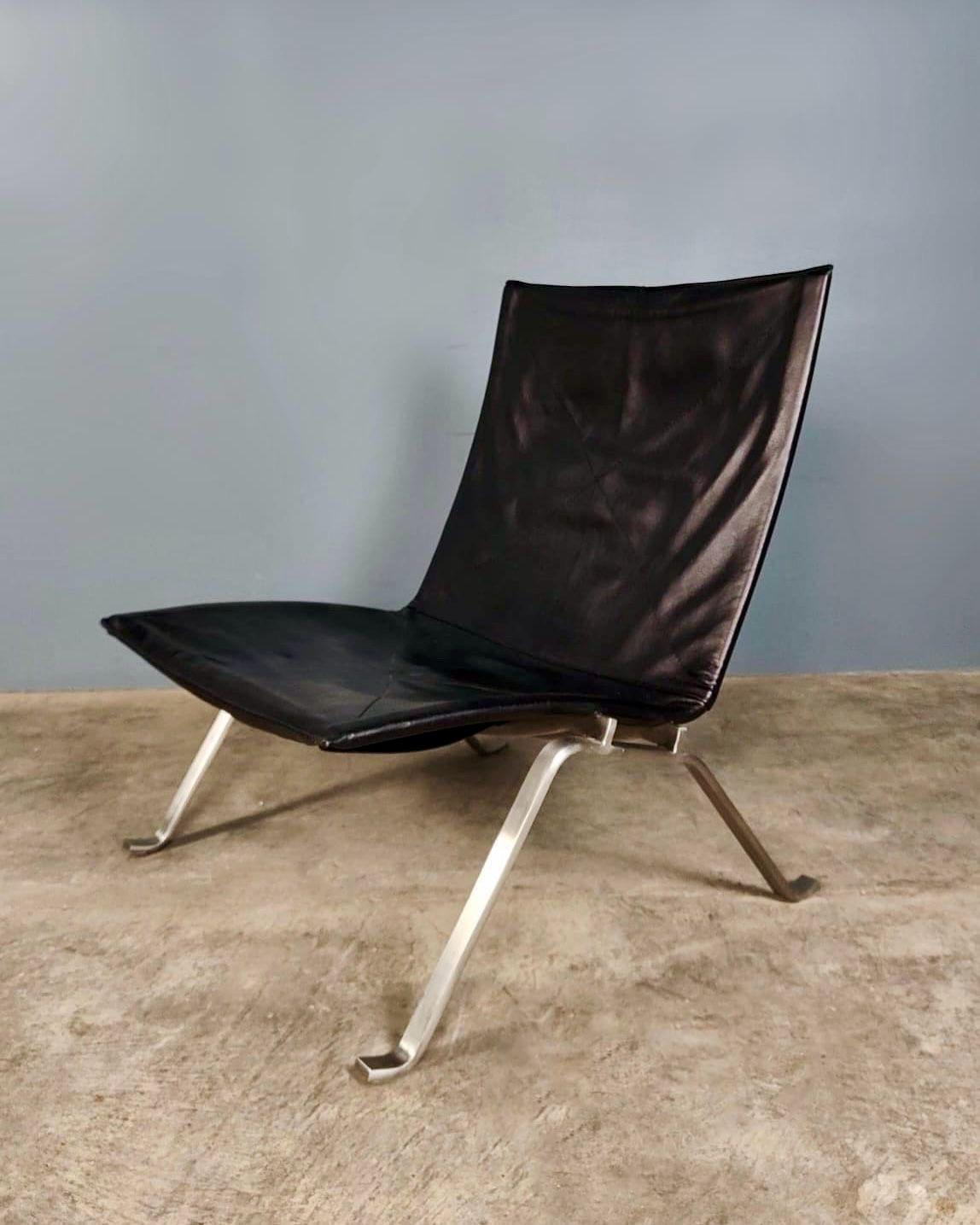 New Stock ✅

Poul Kjærholm PK22 Chair 1980 By Fritz Hansen and Ejvind Kold Christensen in Black Leather and Brushed Steel.

This piece is an original licensed Fritz Hansen piece with an authentic tag dating from 1980.

The discrete and elegant