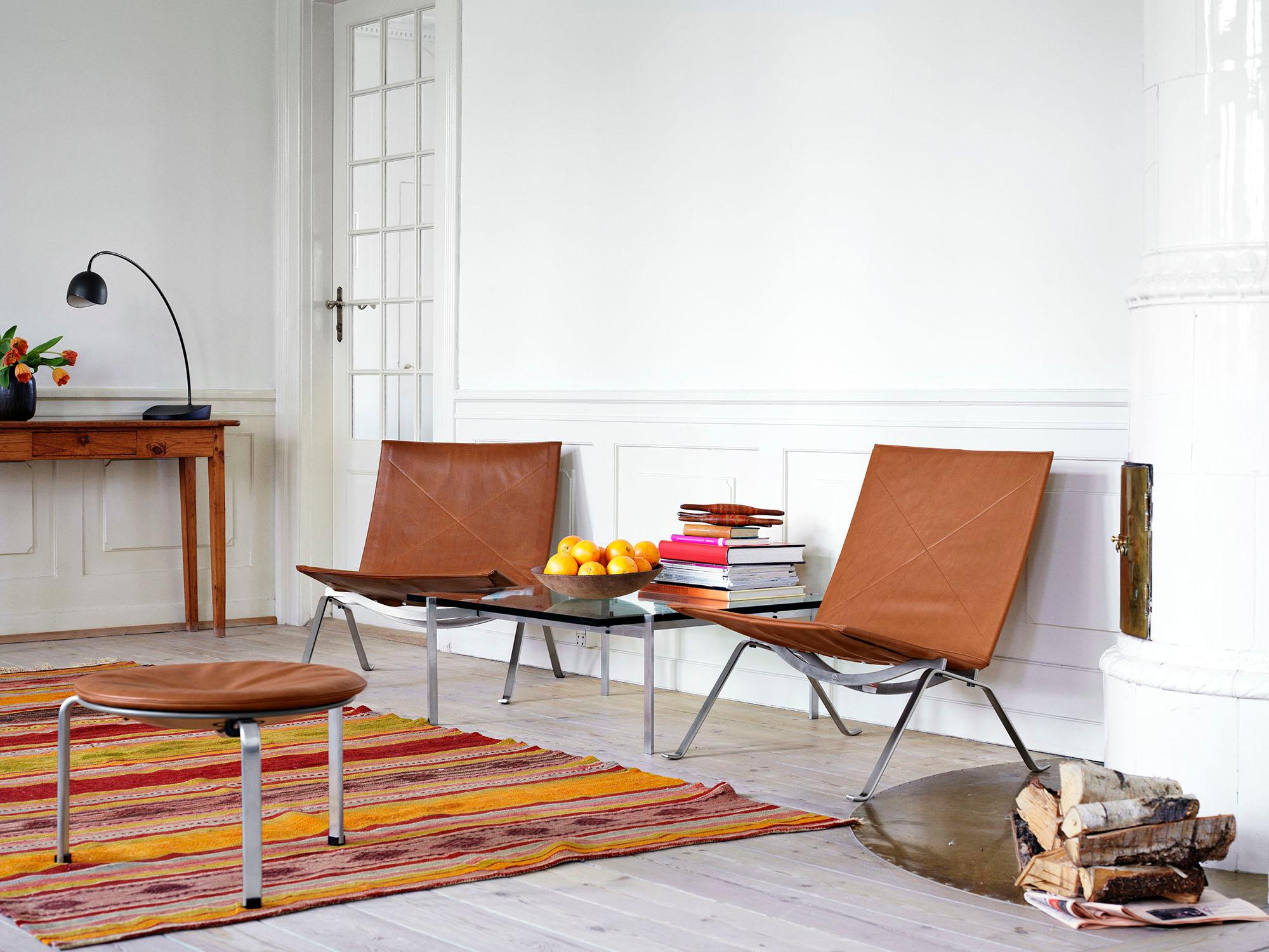 Poul Kjærholm 'PK22' Lounge Chair für Fritz Hansen in Leder (Kat. 5).

Fritz Hansen wurde 1872 gegründet und ist zum Synonym für legendäres dänisches Design geworden. Die Marke kombiniert zeitlose Handwerkskunst mit einem Schwerpunkt auf