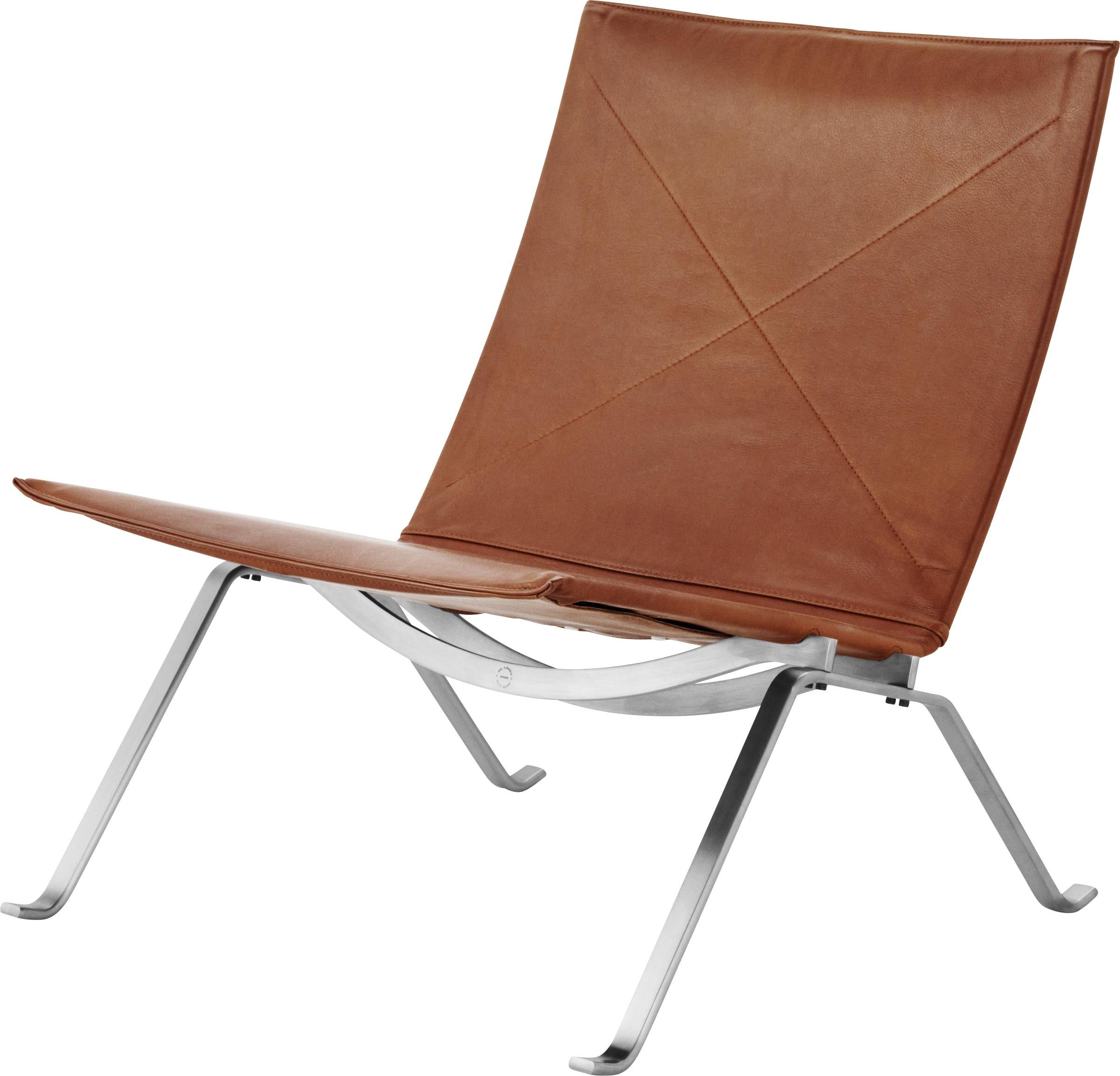The PK22™ has the subtle silhouette that has become a genuine design classic. The iconic chair exemplifies Poul Kjærholm’s vision and quest for the ideal form and dimension. PK22™ remains a fundamentally modern chair for design enthusiasts today.