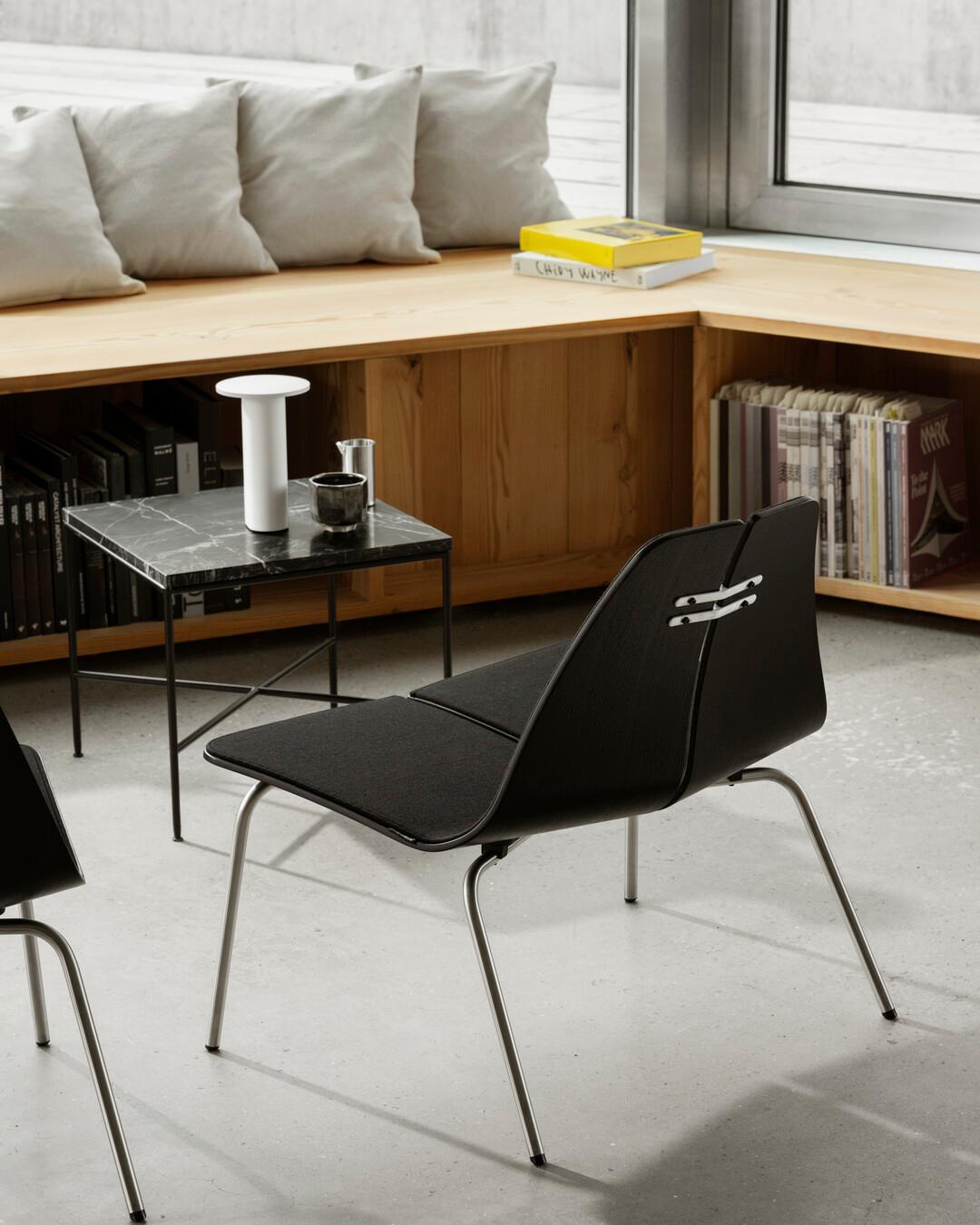 Poul Kjaerholm PK23 Stuhl Schwarz Esche Stahlgestell Schwarz Uni 1175 für Fritz Hansen (Gebürstet) im Angebot