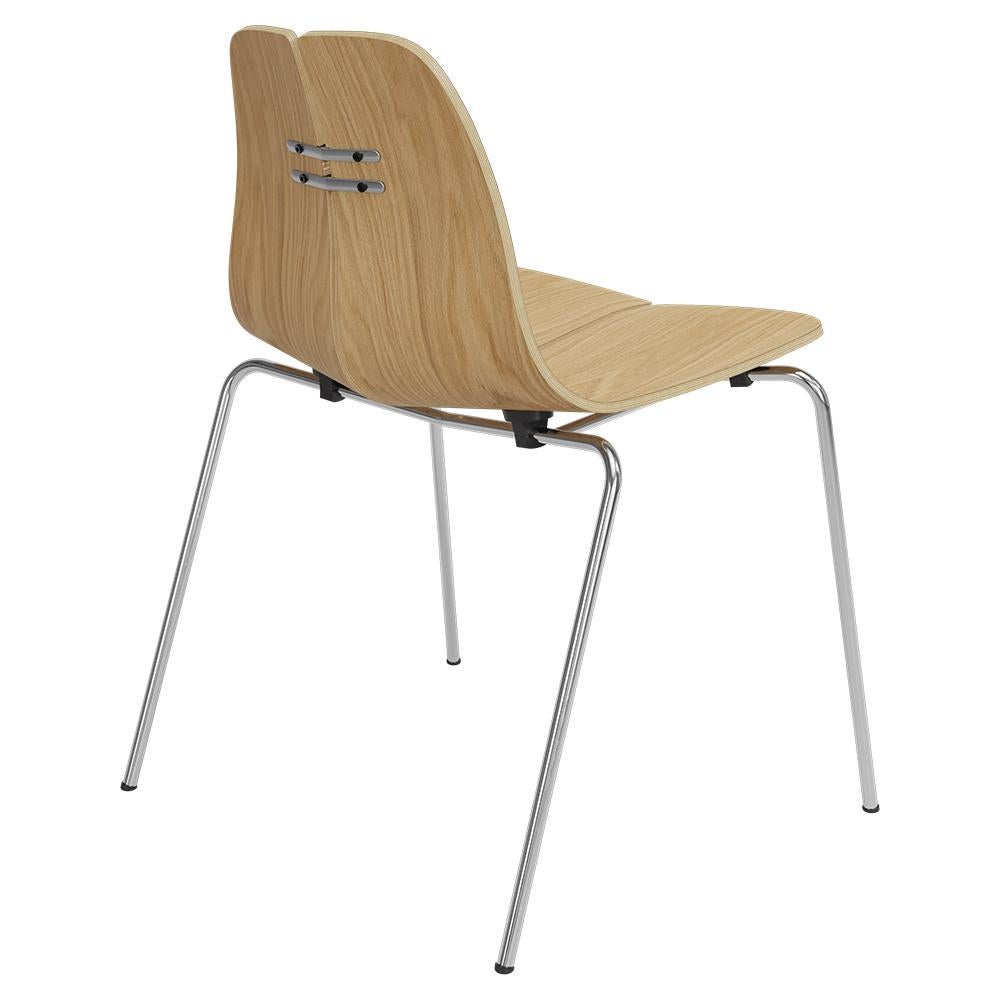 Der PK3™-Stuhl ist ein wiederentdeckter Entwurf von Poul Kjærholm, der nun zum ersten Mal in die Fritz Hansen-Kollektion aufgenommen wird - mehr als siebzig Jahre nachdem er ursprünglich konzipiert wurde. Der PK3™ besteht aus zwei