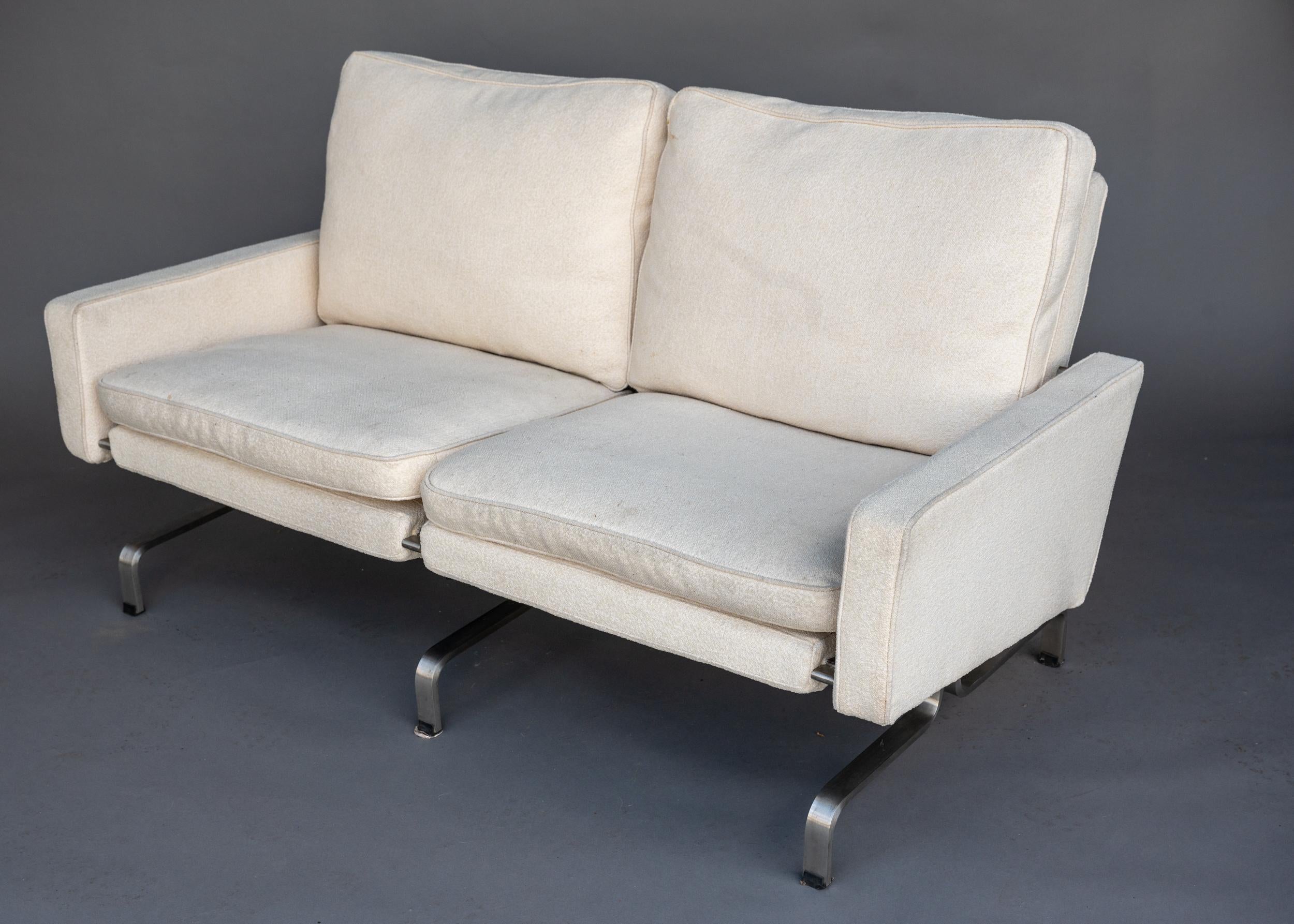 Poul Kjaerholm PK31 Settee in Boucle In Good Condition For Sale In Bridport, CT