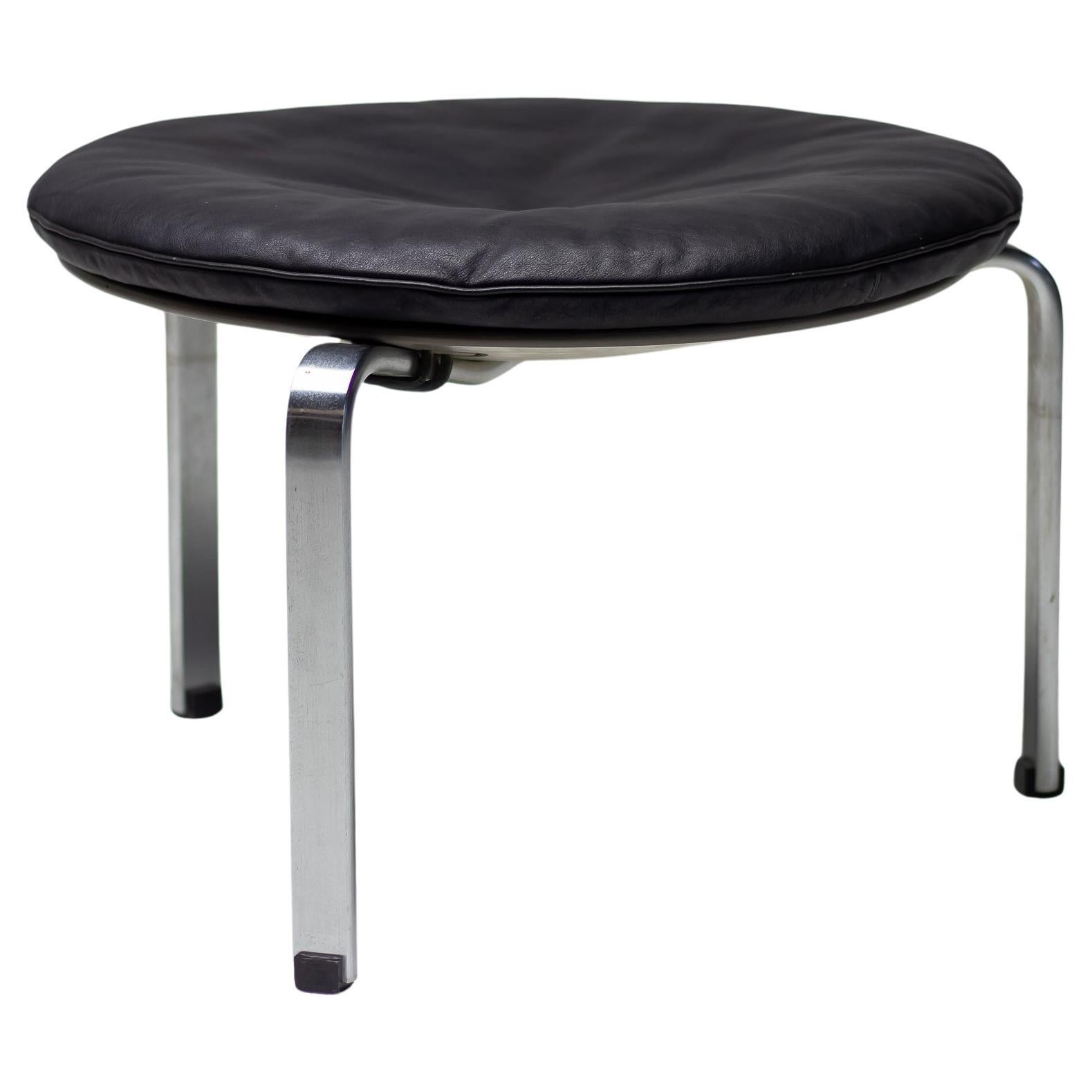 Poul Kjærholm Tabouret PK33 en cuir noir par E. Kold Christensen, Danemark, 1959