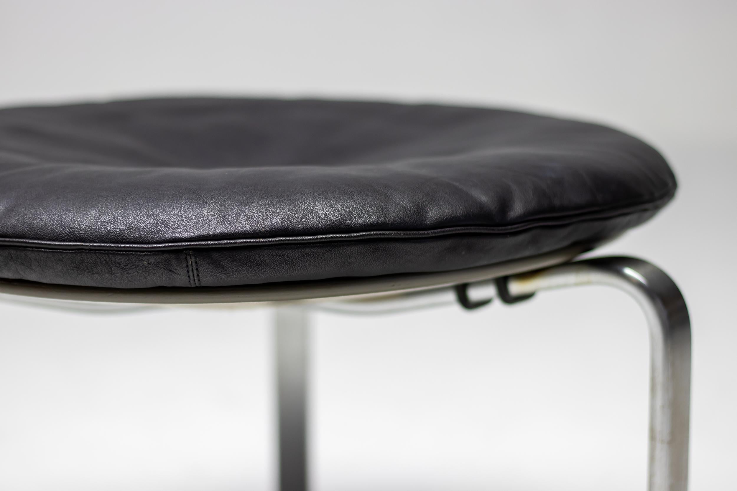 Poul Kjærholm PK33 Stool in Black Leather by E. Kold Christensen In Good Condition For Sale In Dronten, NL