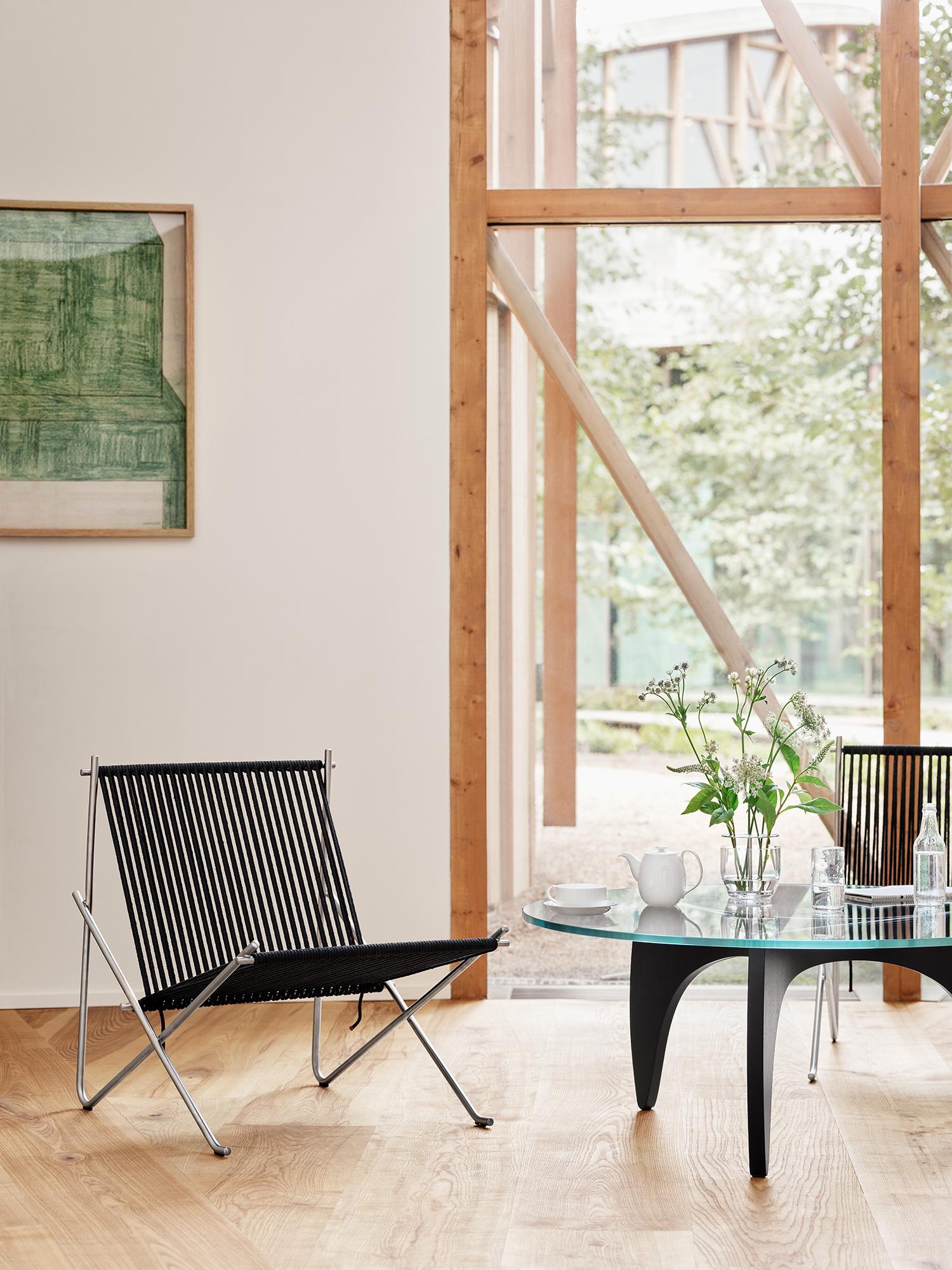 Poul Kjærholm PK4 Silla de salón de acero con bandera negra para Fritz Hansen en Nuevo estado para la venta en New York, NY