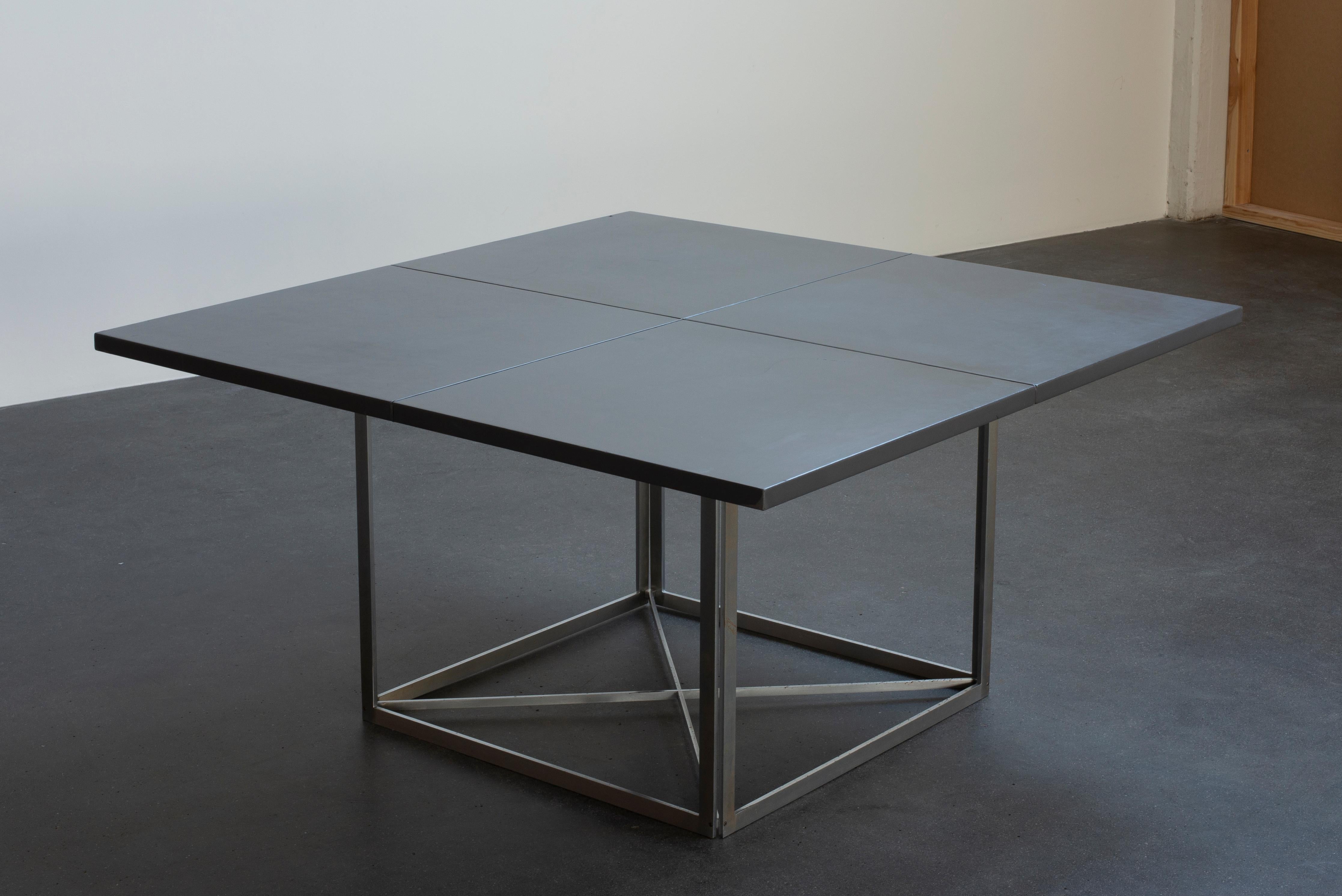 Tisch Pk40 von Poul Kjaerholm für Fritz Hansen (Stahl) im Angebot